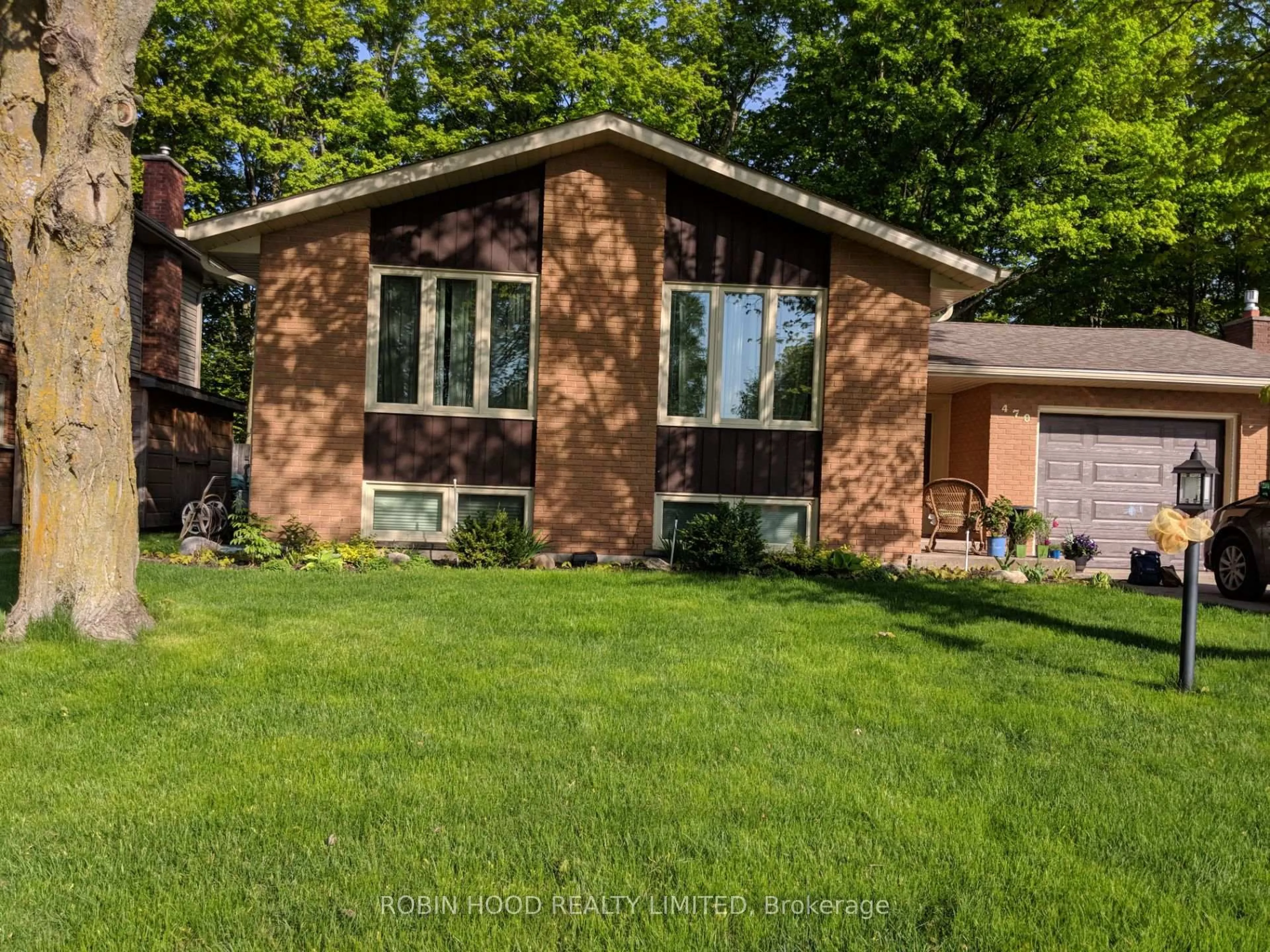 Home with brick exterior material, unknown for 470 Thede Dr, Saugeen Shores Ontario N0H 2C4