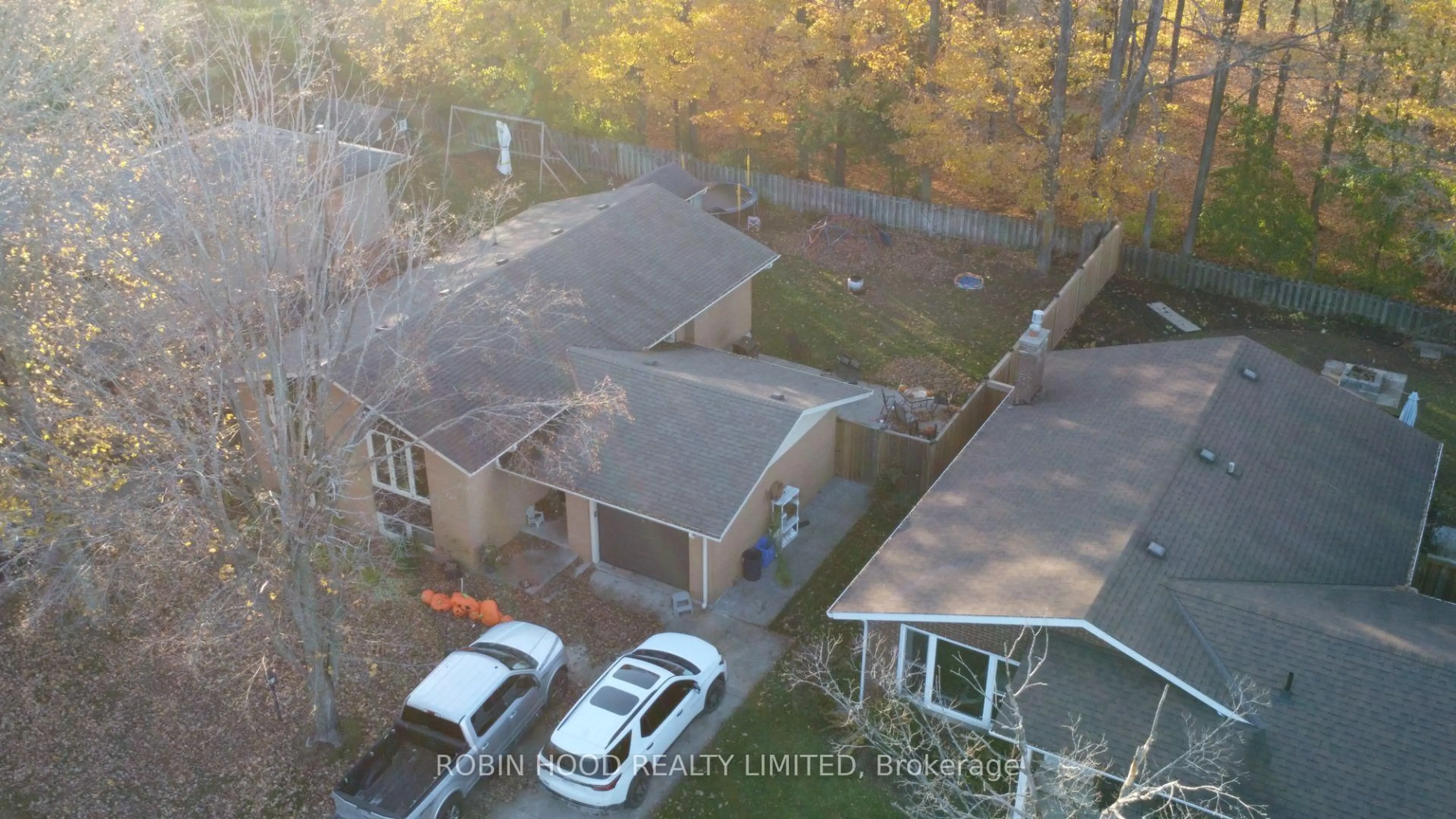 A pic from outside/outdoor area/front of a property/back of a property/a pic from drone, street for 470 Thede Dr, Saugeen Shores Ontario N0H 2C4