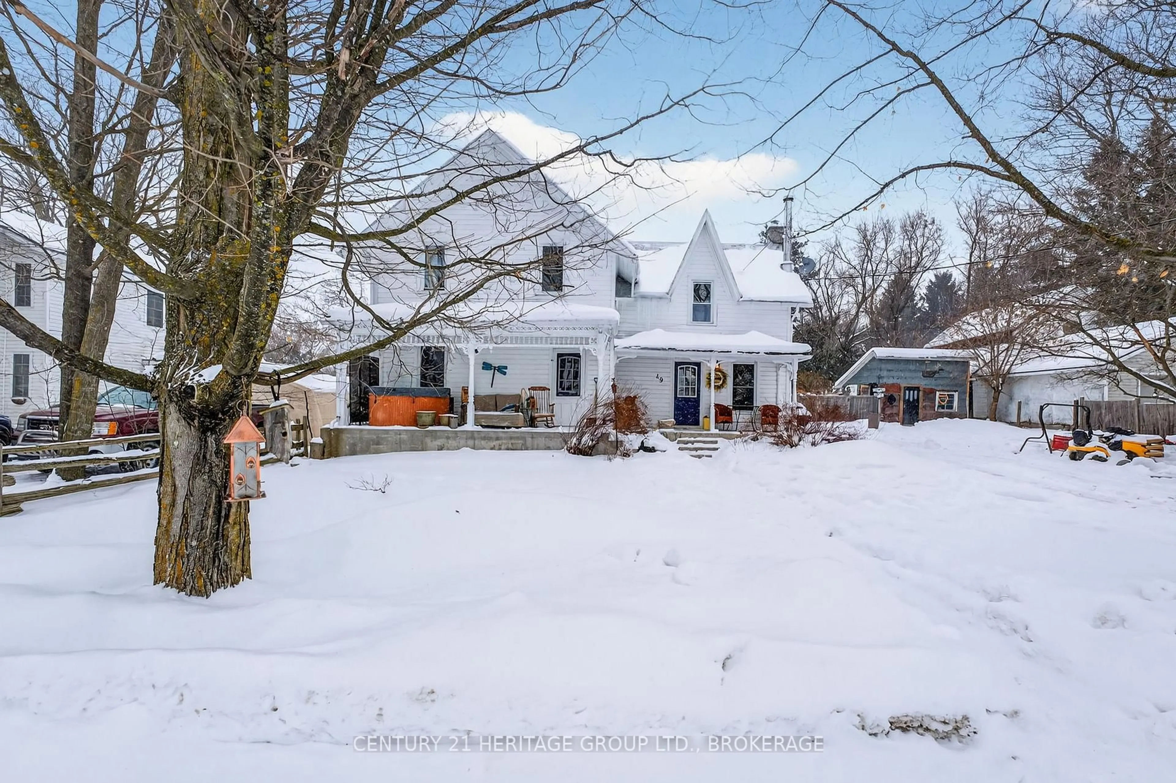 A pic from outside/outdoor area/front of a property/back of a property/a pic from drone, street for 49 Prince St, Kaladar Ontario K0K 1Z0