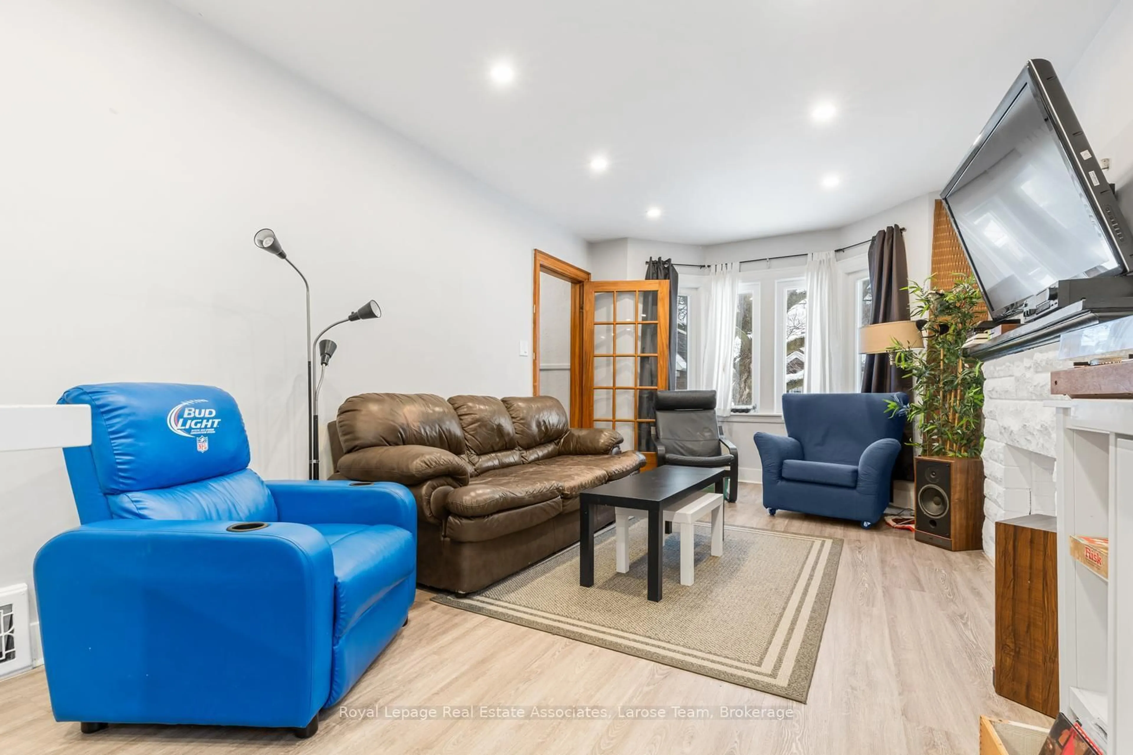 Living room with furniture, unknown for 103 Haddon Ave, Hamilton Ontario L8S 1X7