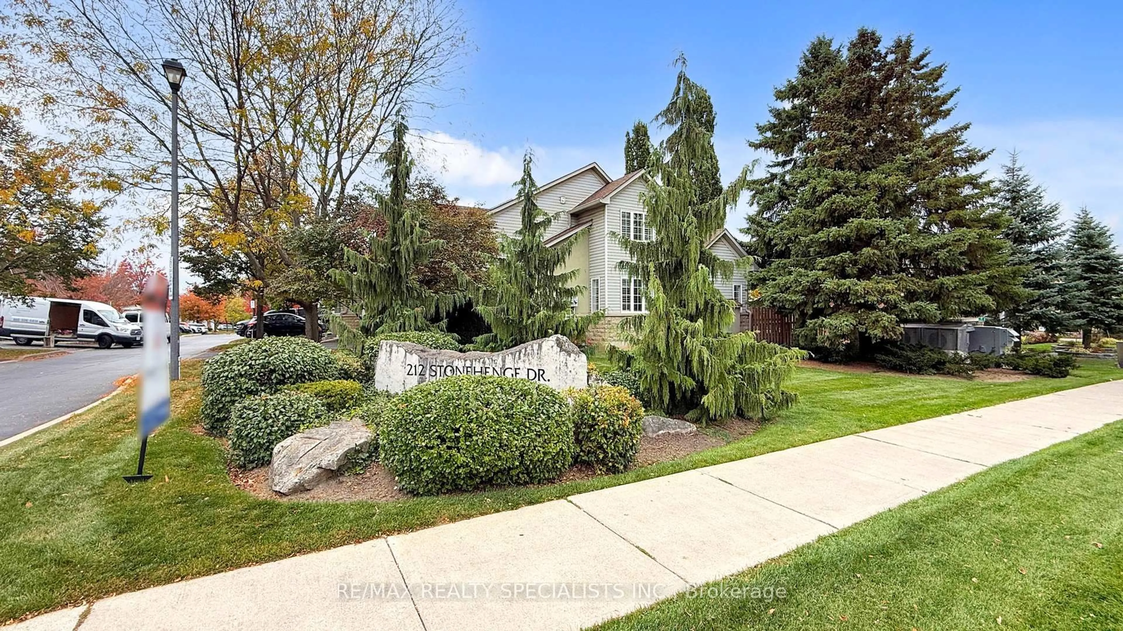 Unknown for 212 Stonehenge Dr #1, Hamilton Ontario L9K 1N5