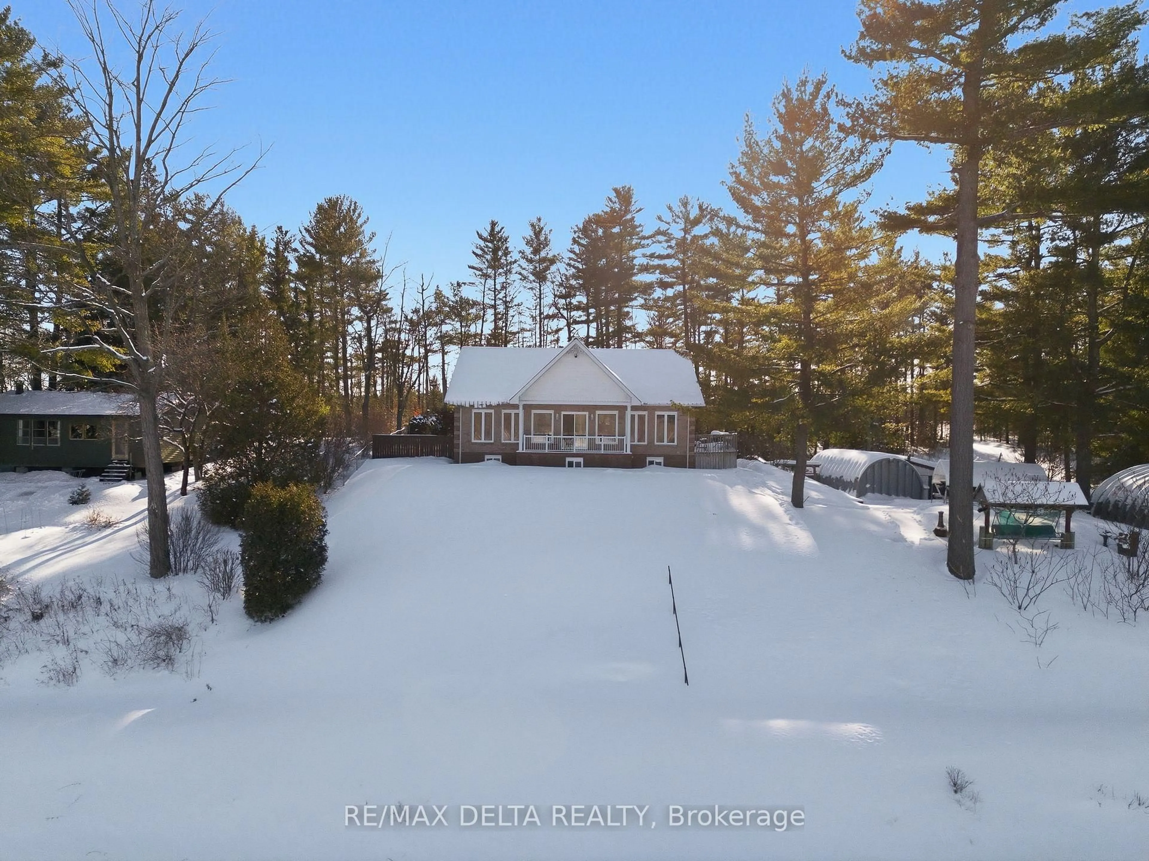 A pic from outside/outdoor area/front of a property/back of a property/a pic from drone, unknown for 2071 Tessier Rd, Alfred and Plantagenet Ontario K0B 1L0