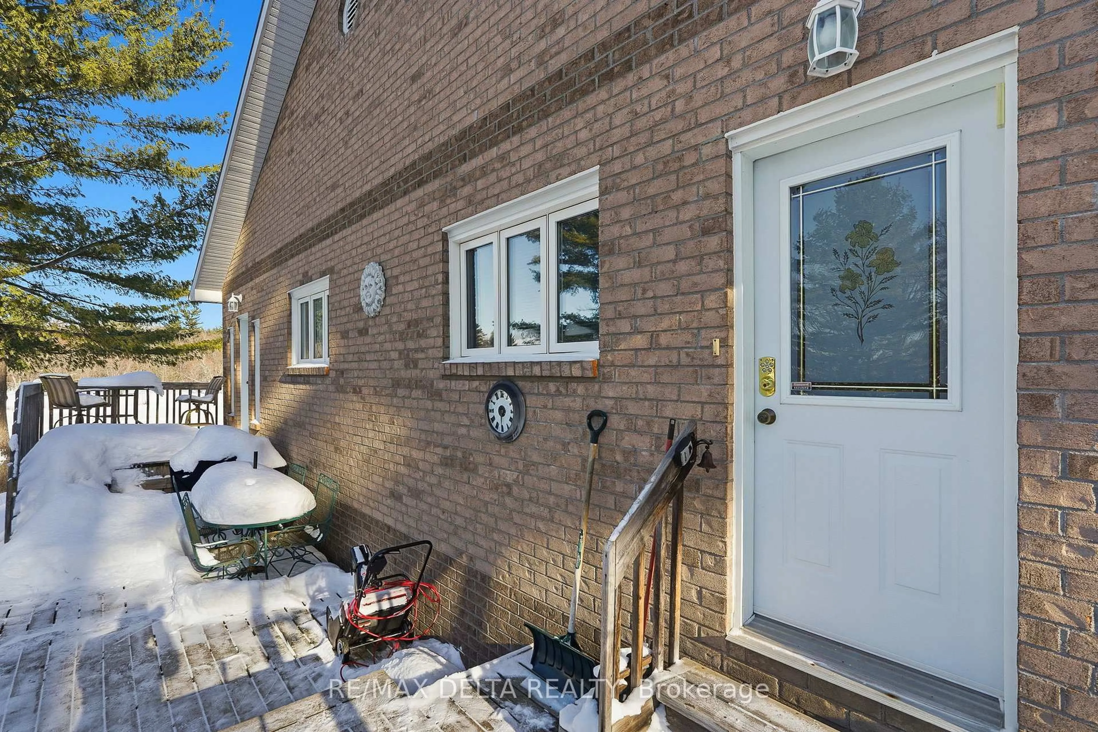 Patio, street for 2071 Tessier Rd, Alfred and Plantagenet Ontario K0B 1L0