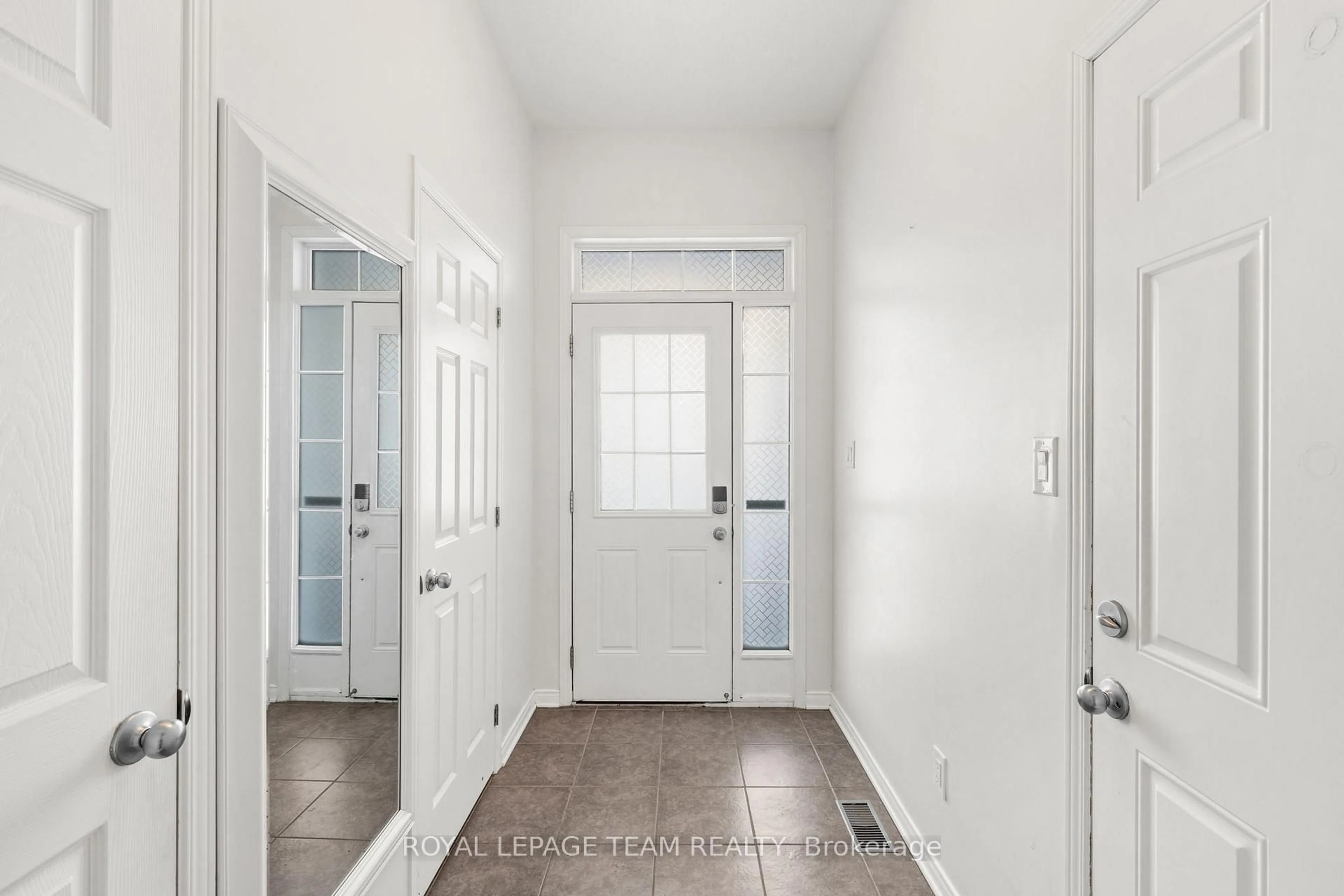 Indoor entryway for 102 Lochnaw Private, Ottawa Ontario K2J 5X6