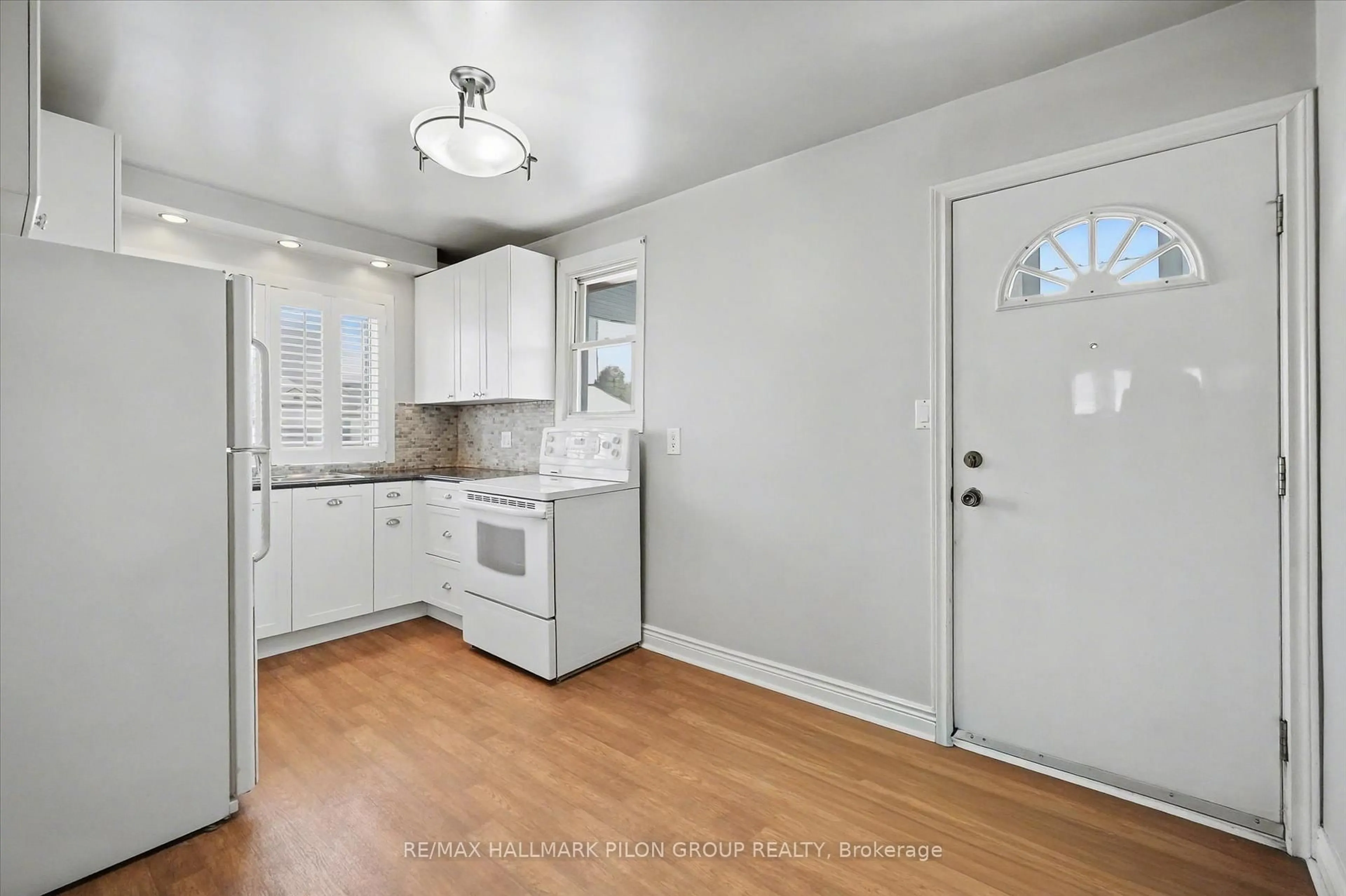 Unknown for 126 Vachon Ave, Ottawa Ontario K1L 5S8