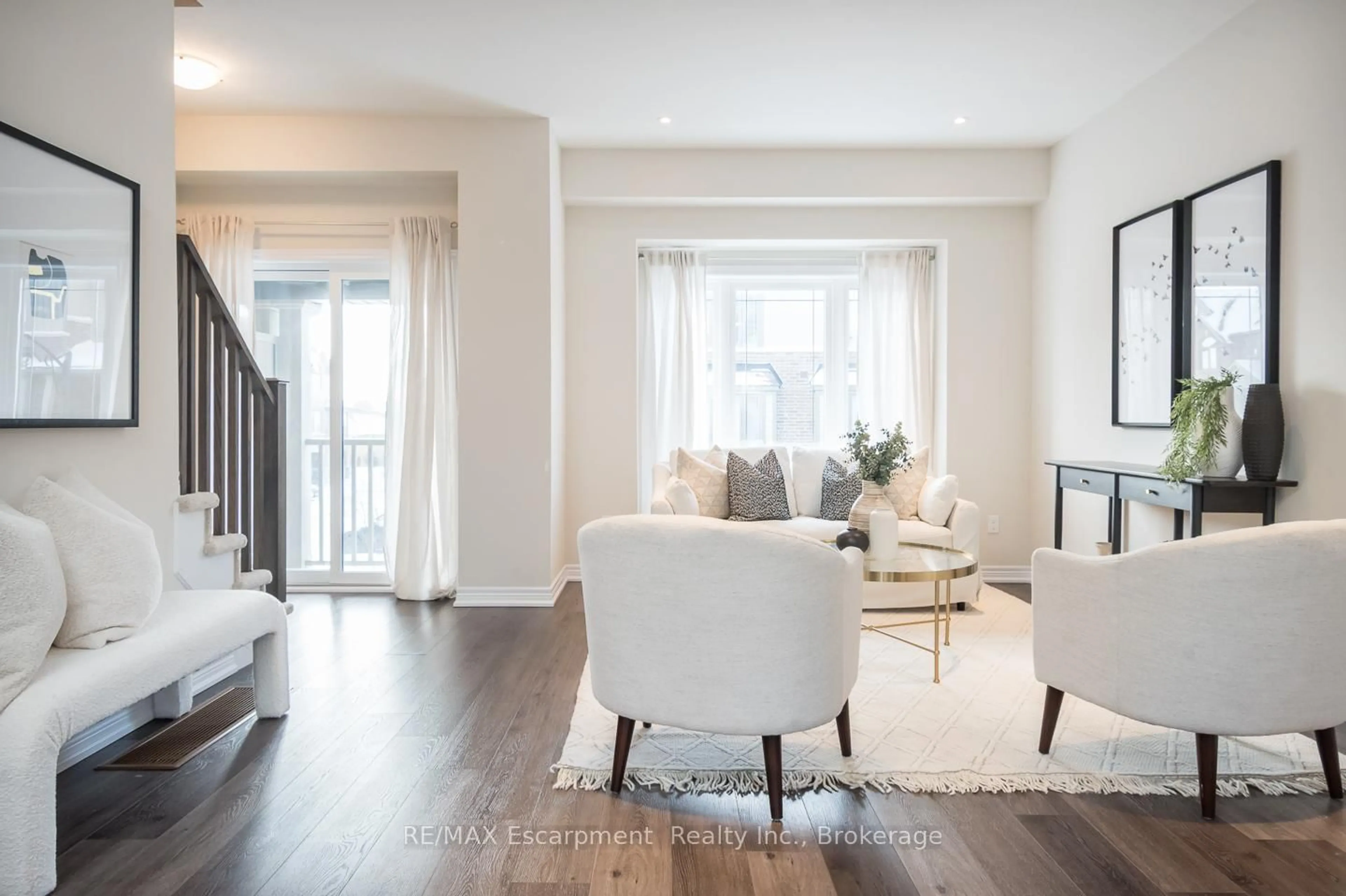 Living room with furniture, unknown for 19 Picardy Dr #18, Hamilton Ontario L8J 2T7