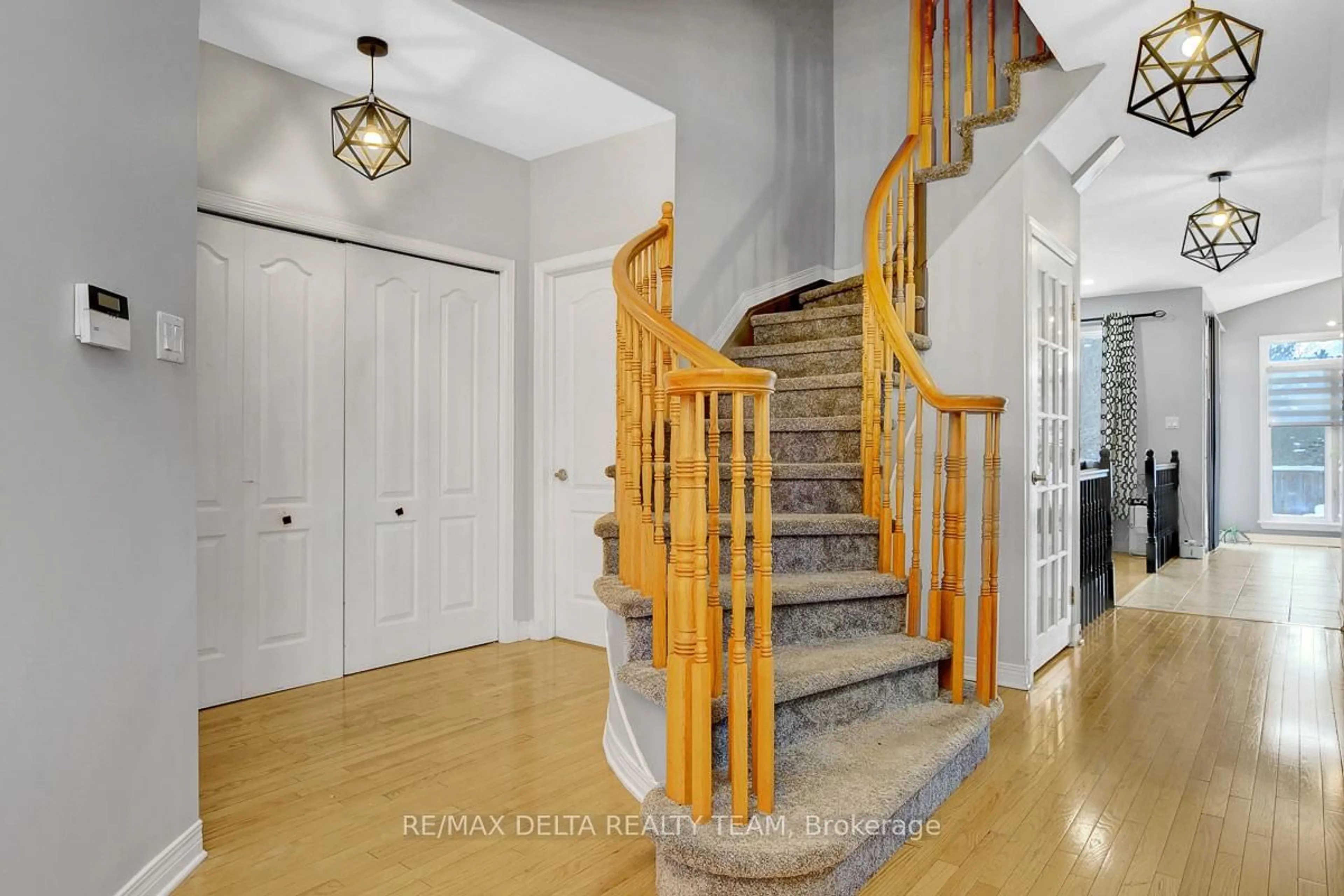 Unknown for 2166 Sojourn St, Orleans Ontario K4A 4E2