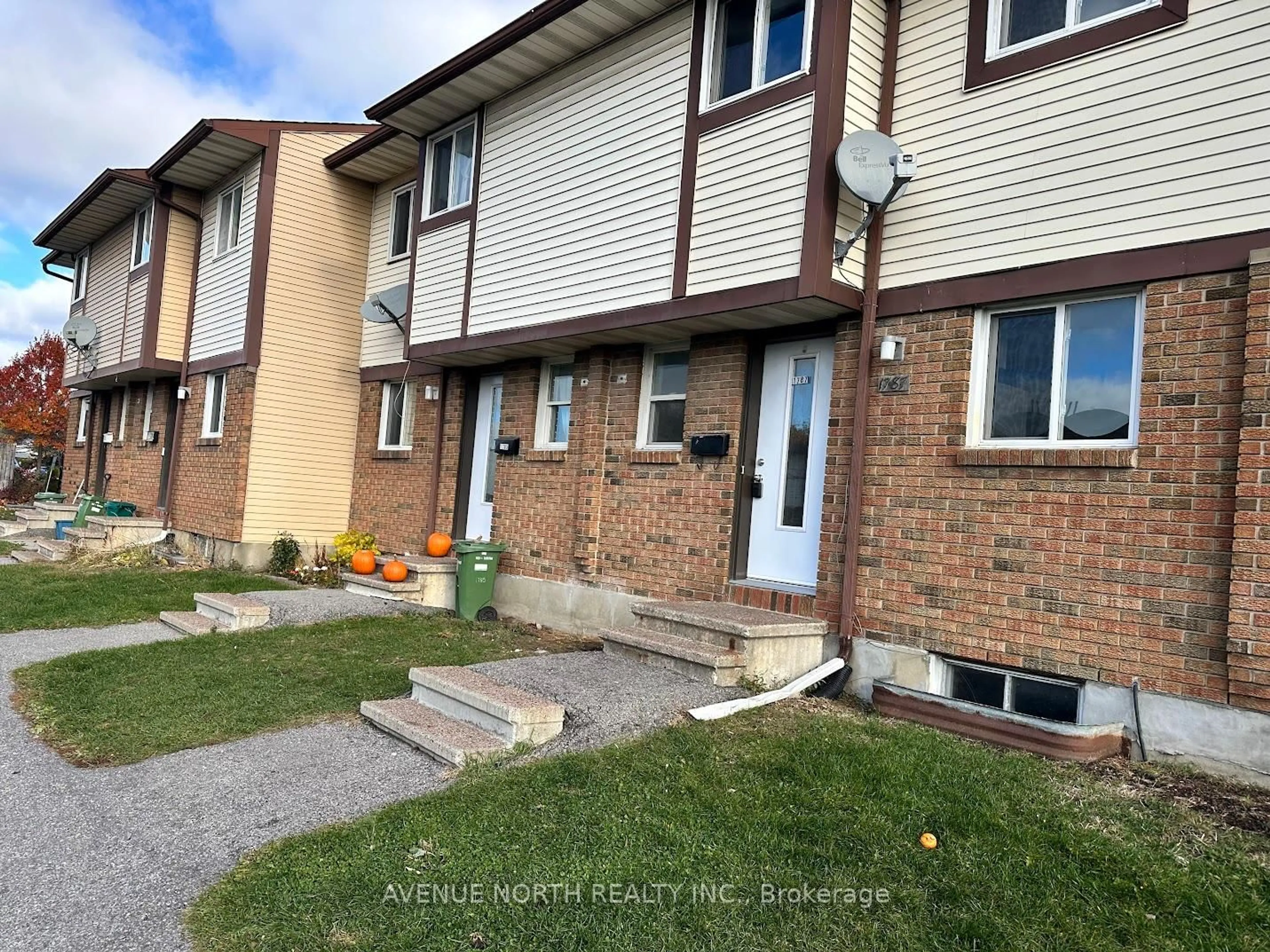 A pic from outside/outdoor area/front of a property/back of a property/a pic from drone, street for 1787 Dondale St #65, Ottawa Ontario K1B 5H9