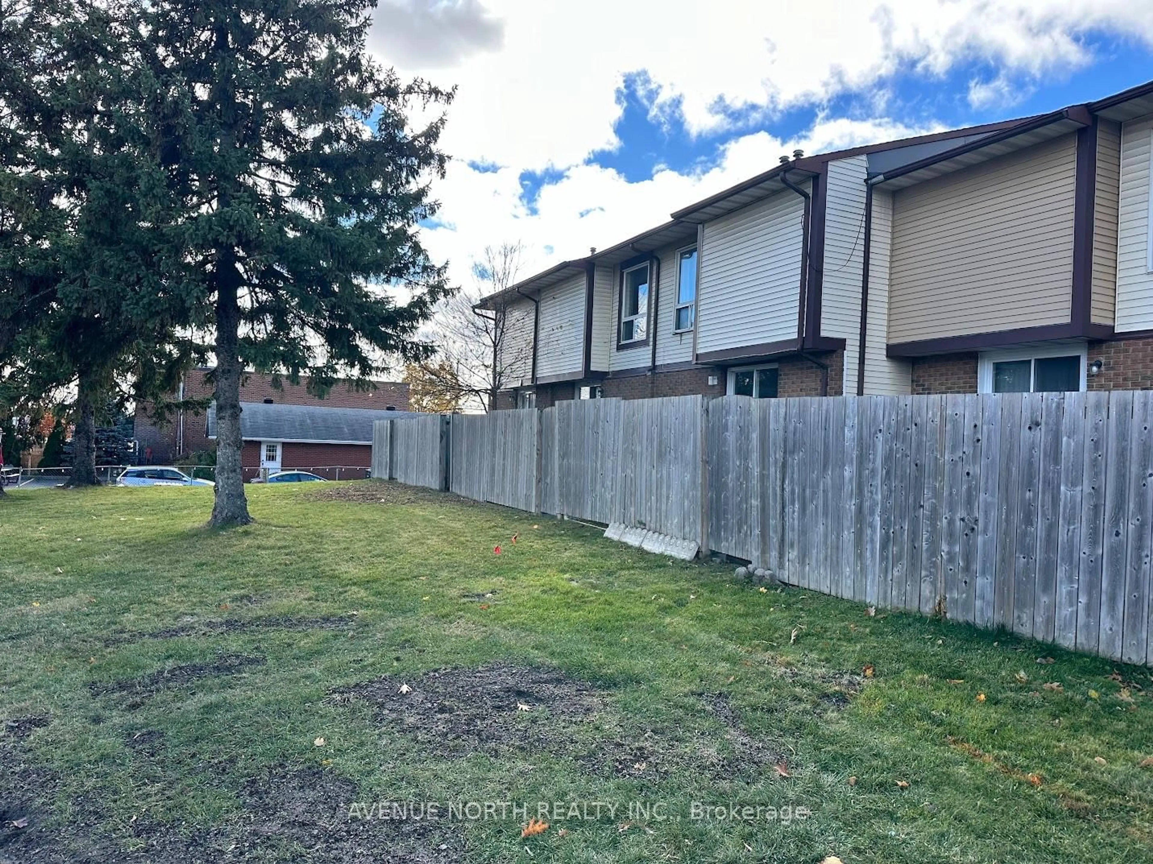 A pic from outside/outdoor area/front of a property/back of a property/a pic from drone, street for 1787 Dondale St #65, Ottawa Ontario K1B 5H9