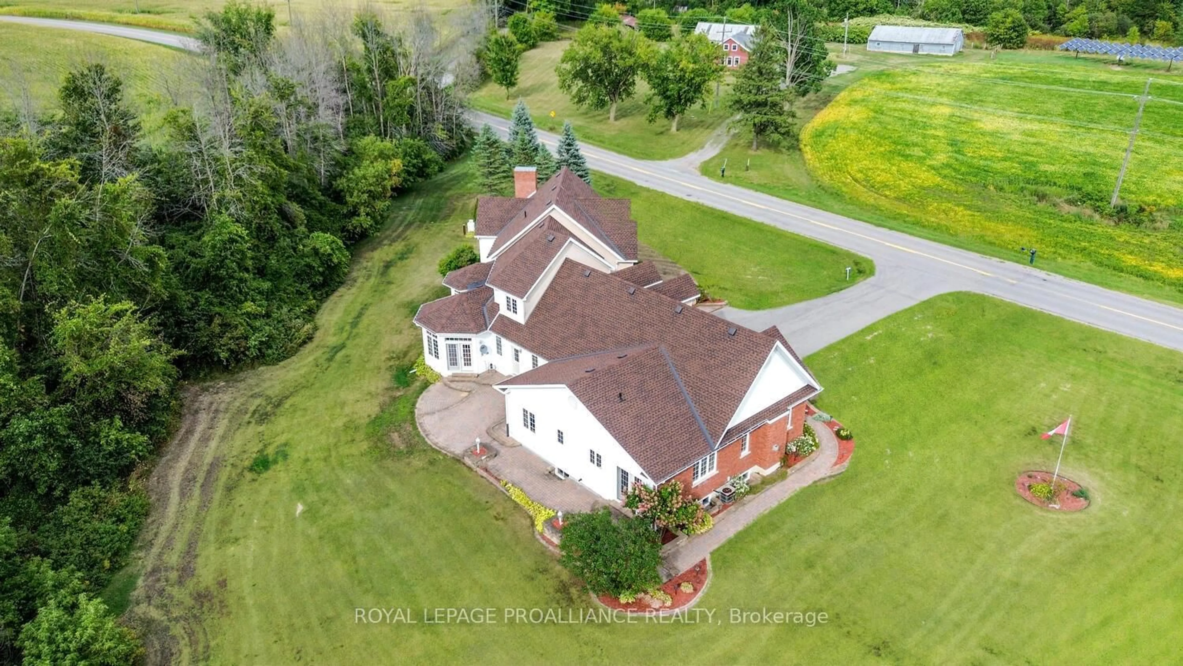 A pic from outside/outdoor area/front of a property/back of a property/a pic from drone, building for 3560/3562 Weir Rd, Edwardsburgh/Cardinal Ontario K0E 1X0