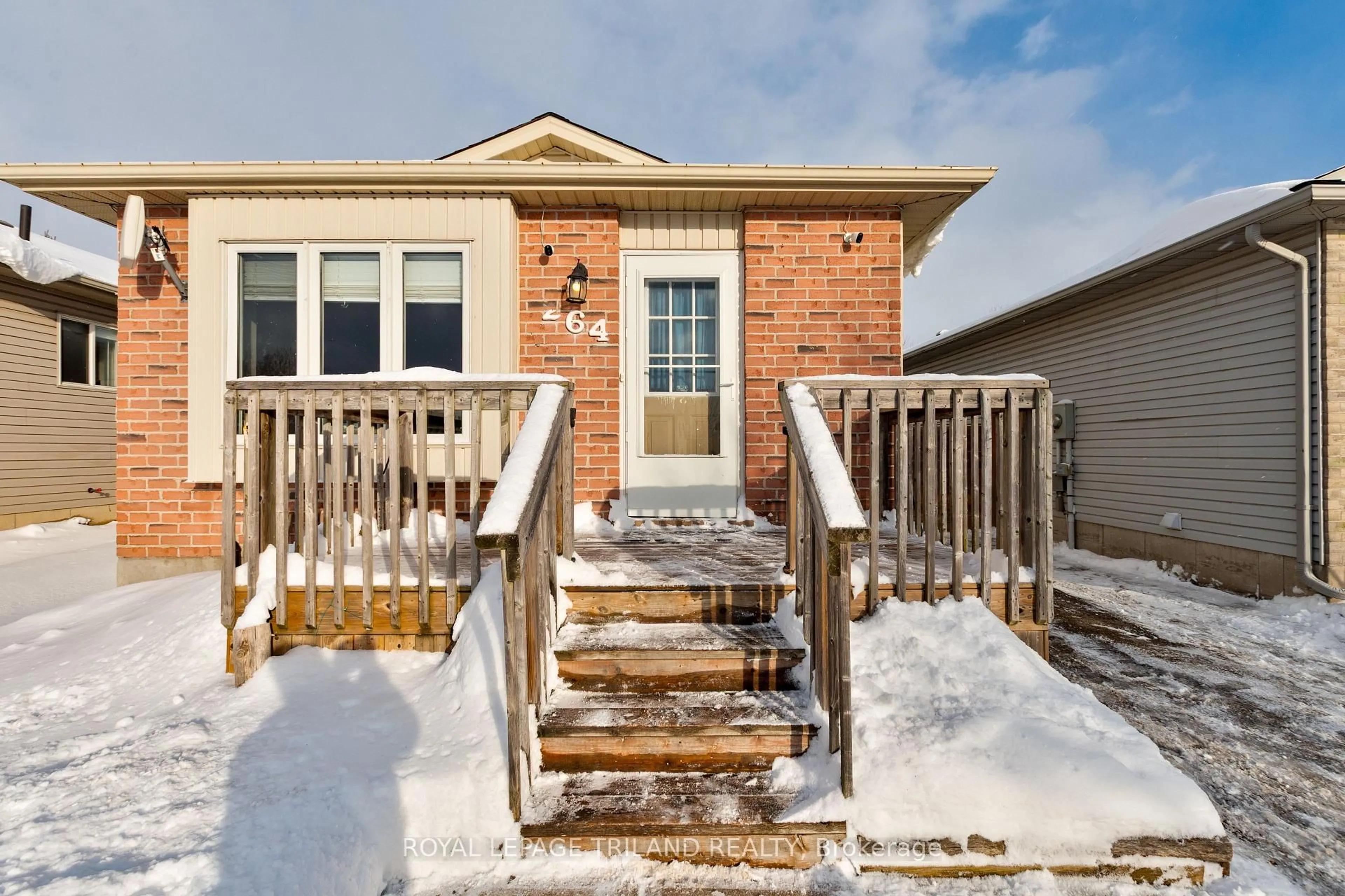 Unknown for 264 SIMPSON Cres, London East Ontario N5V 5E2