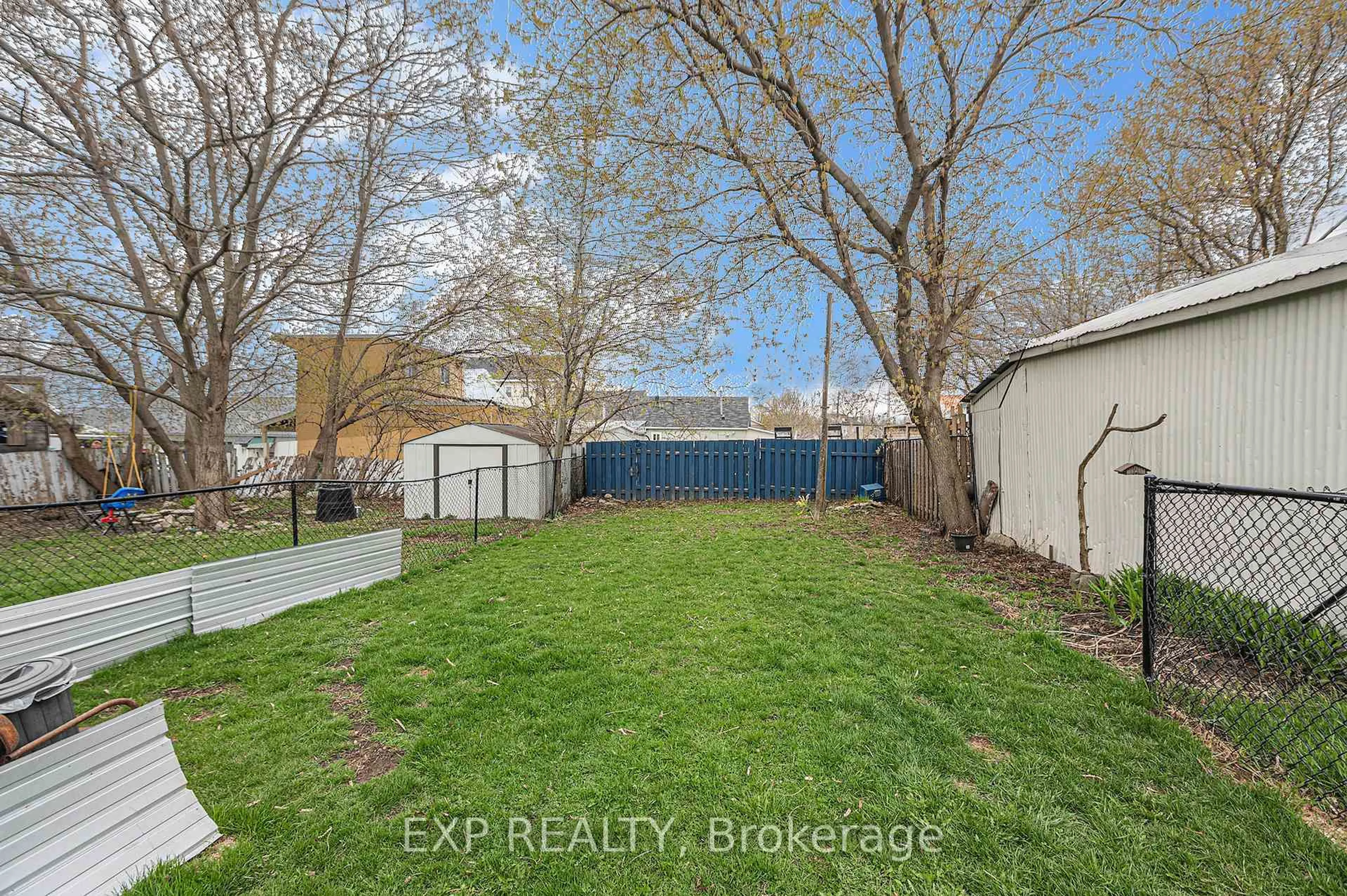 Patio, street for 113-115 Richey St, Almonte Ontario K0A 1A0