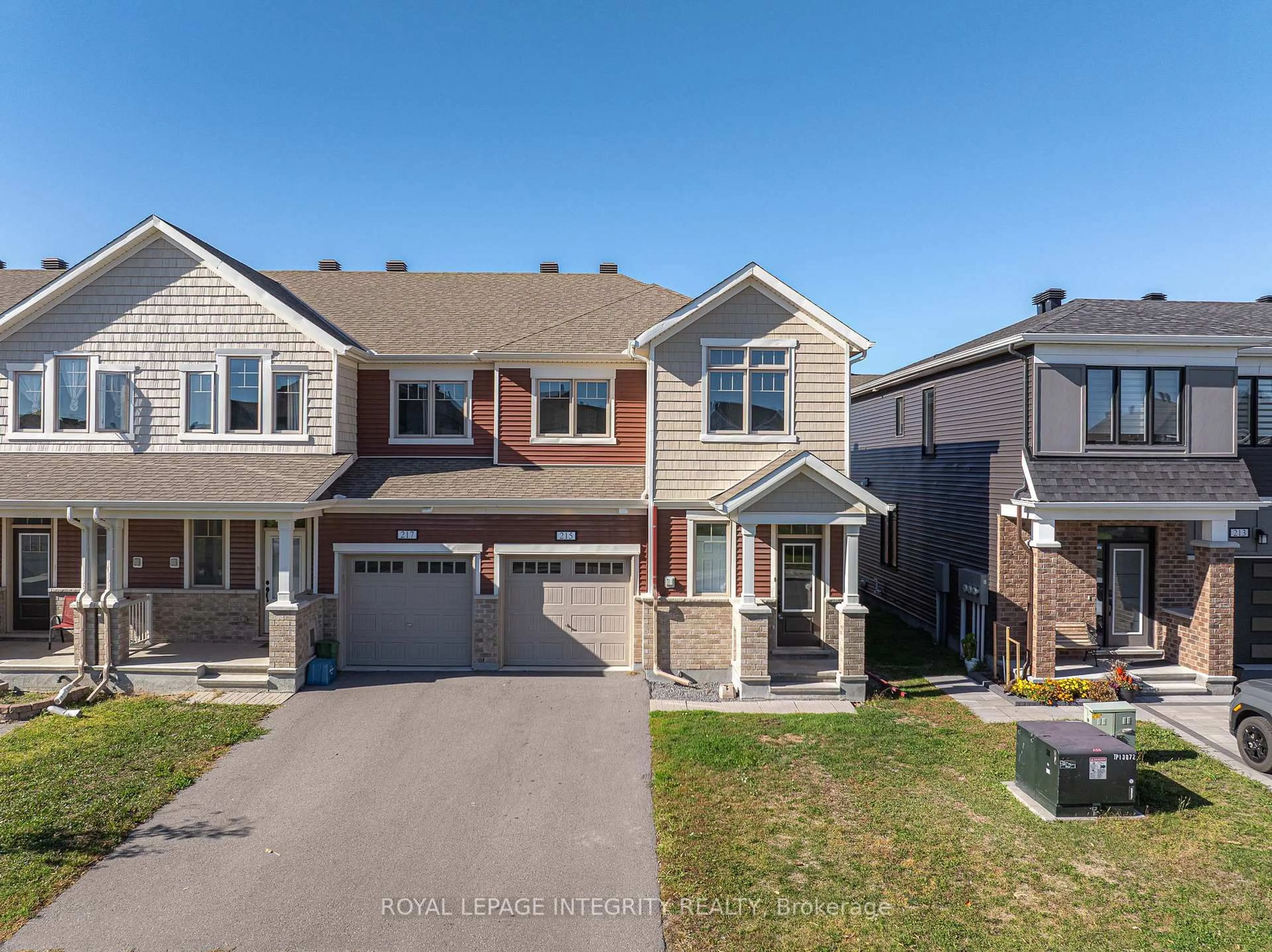 A pic from outside/outdoor area/front of a property/back of a property/a pic from drone, street for 215 Merak Way, Ottawa Ontario K2J 6N7