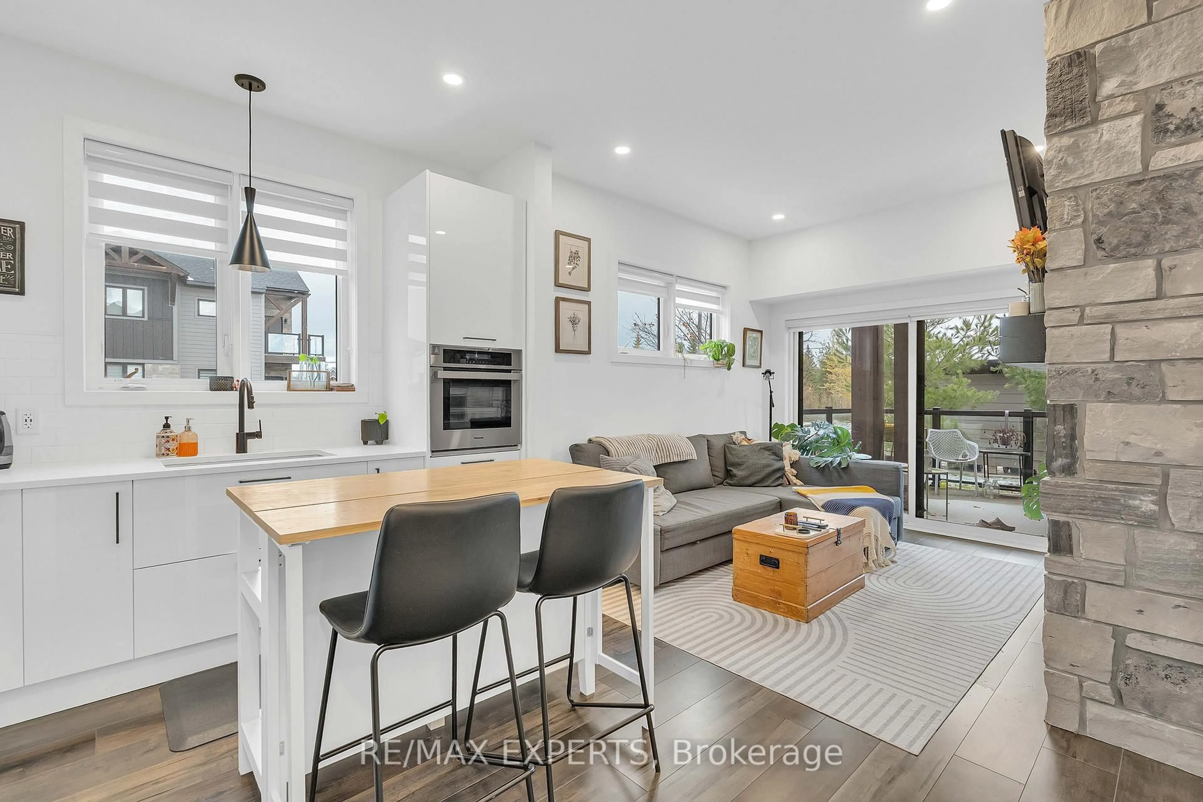 Open concept kitchen, unknown for 22 Beckwith Lane #101, Blue Mountains Ontario L9Y 3B6