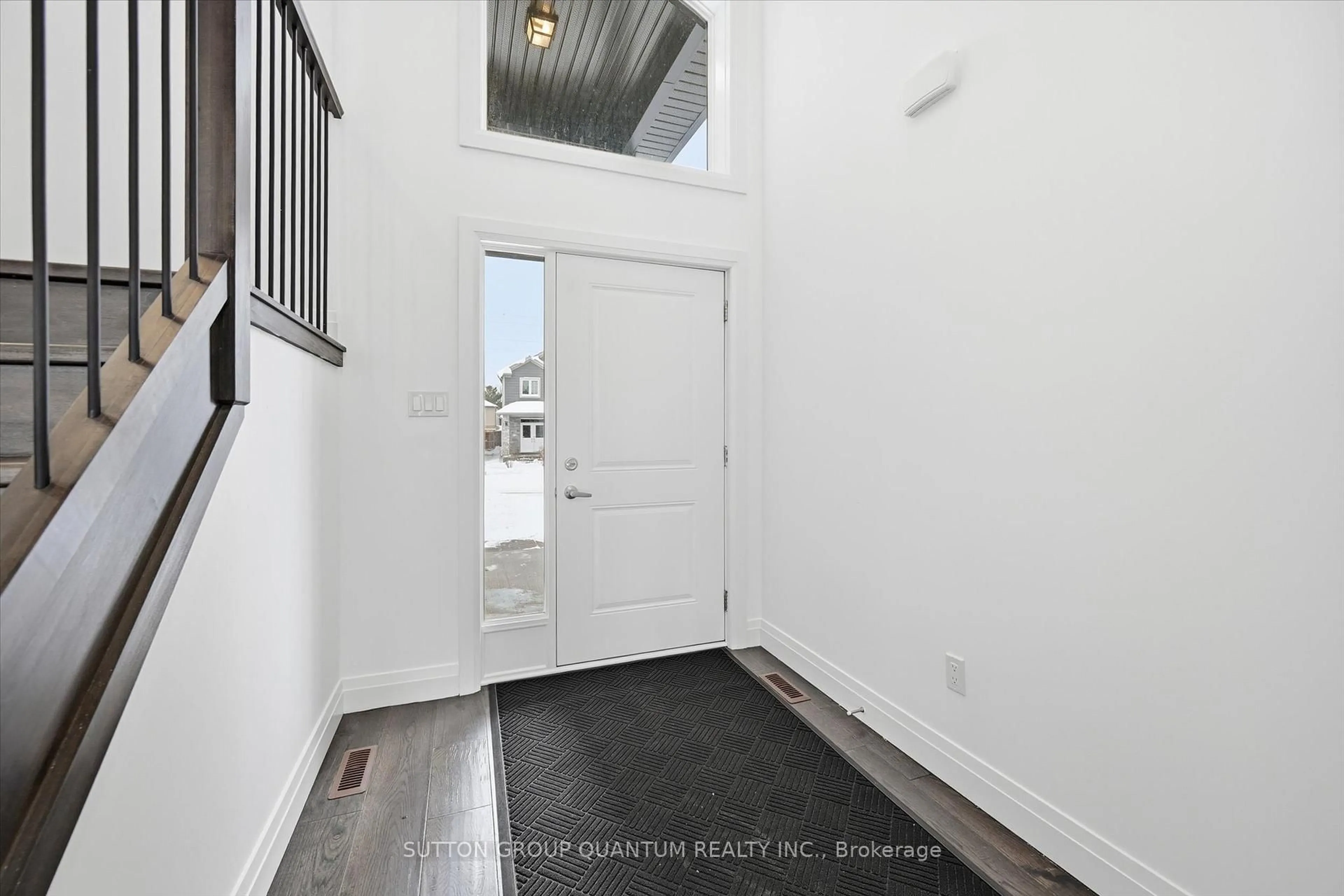 Indoor entryway for 2243 Constance Ave, London South Ontario N6M 0G5