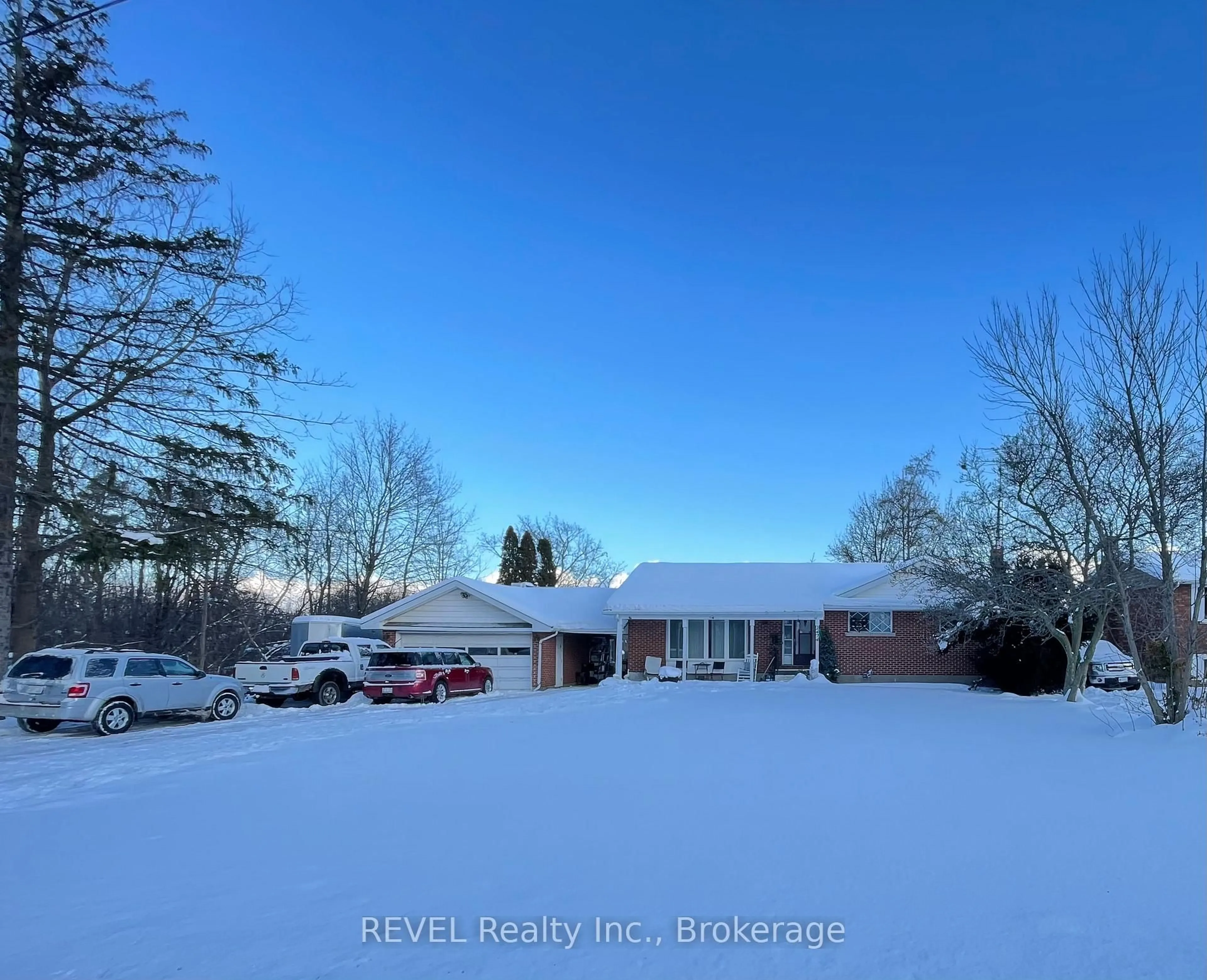 A pic from outside/outdoor area/front of a property/back of a property/a pic from drone, unknown for 2474 Decew Rd, Thorold Ontario L0S 1E6