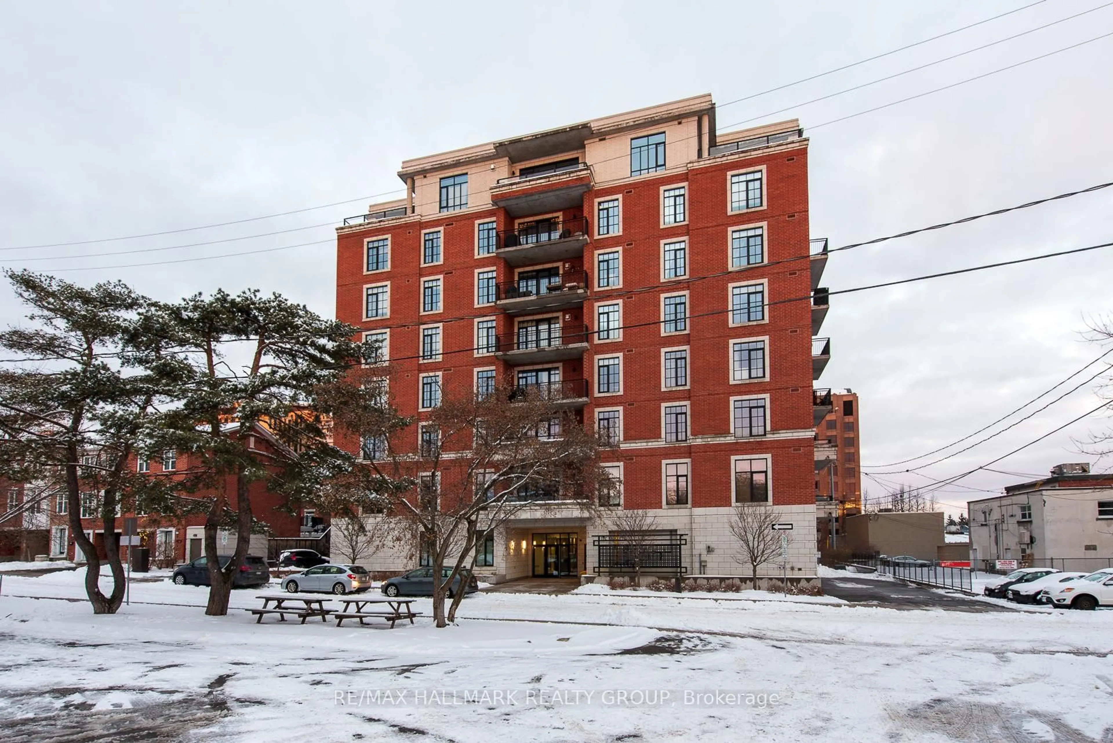 Unknown for 327 Breezehill Ave #701, Ottawa Ontario K1Y 1R6