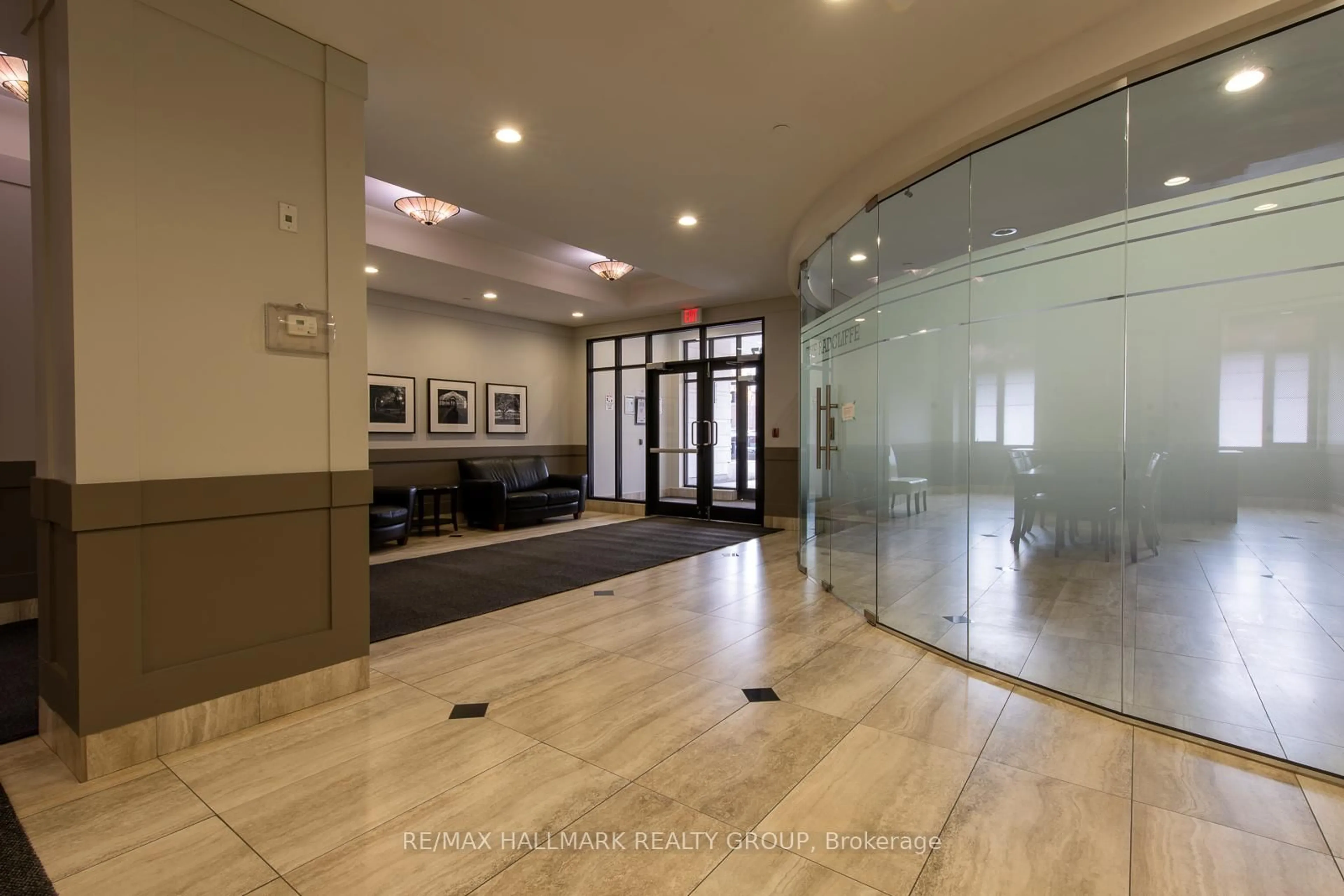 Unknown for 327 Breezehill Ave #701, Ottawa Ontario K1Y 1R6