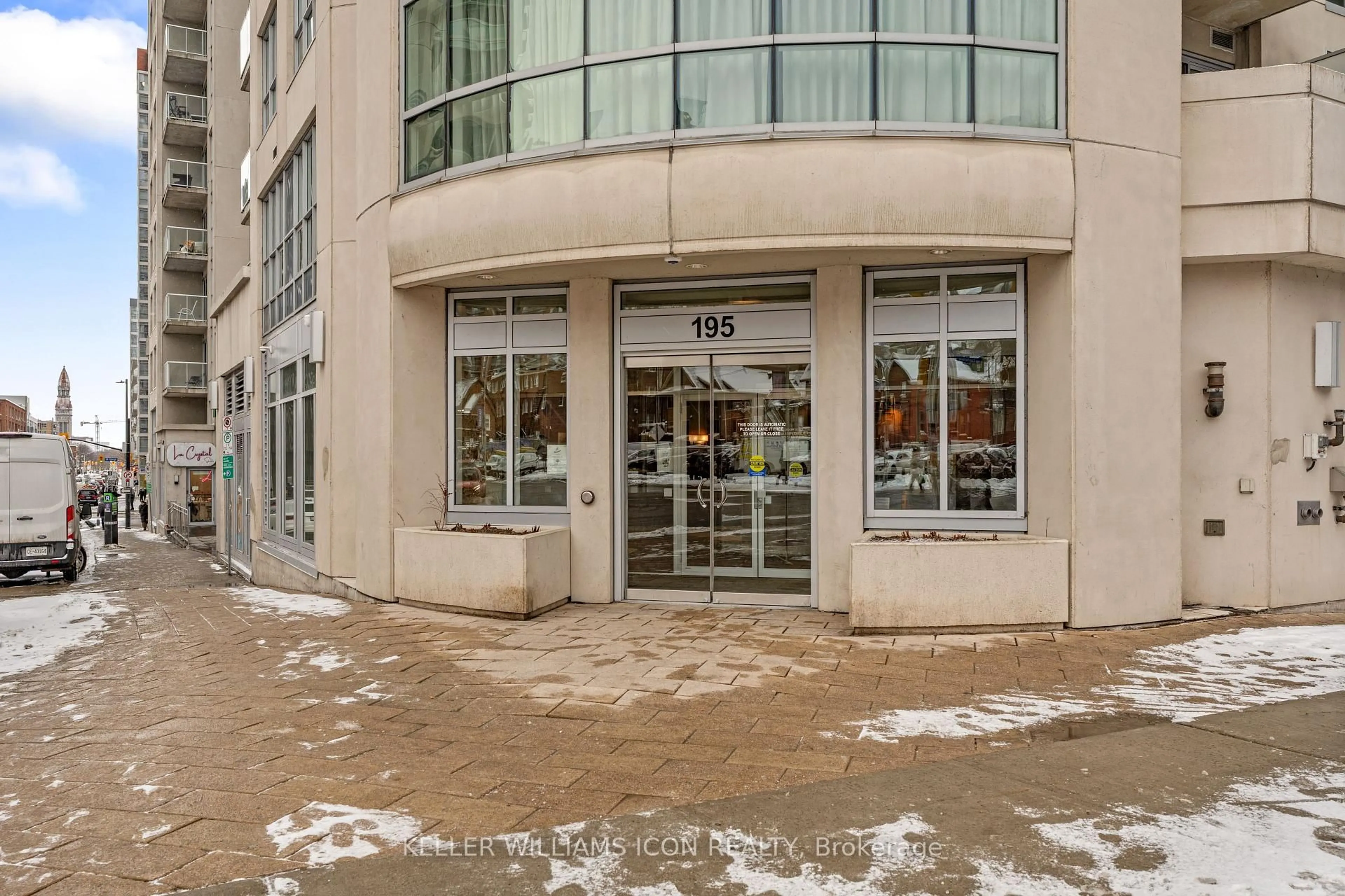 Indoor foyer for 195 Besserer St #2308, Ottawa Ontario K1N 0B6