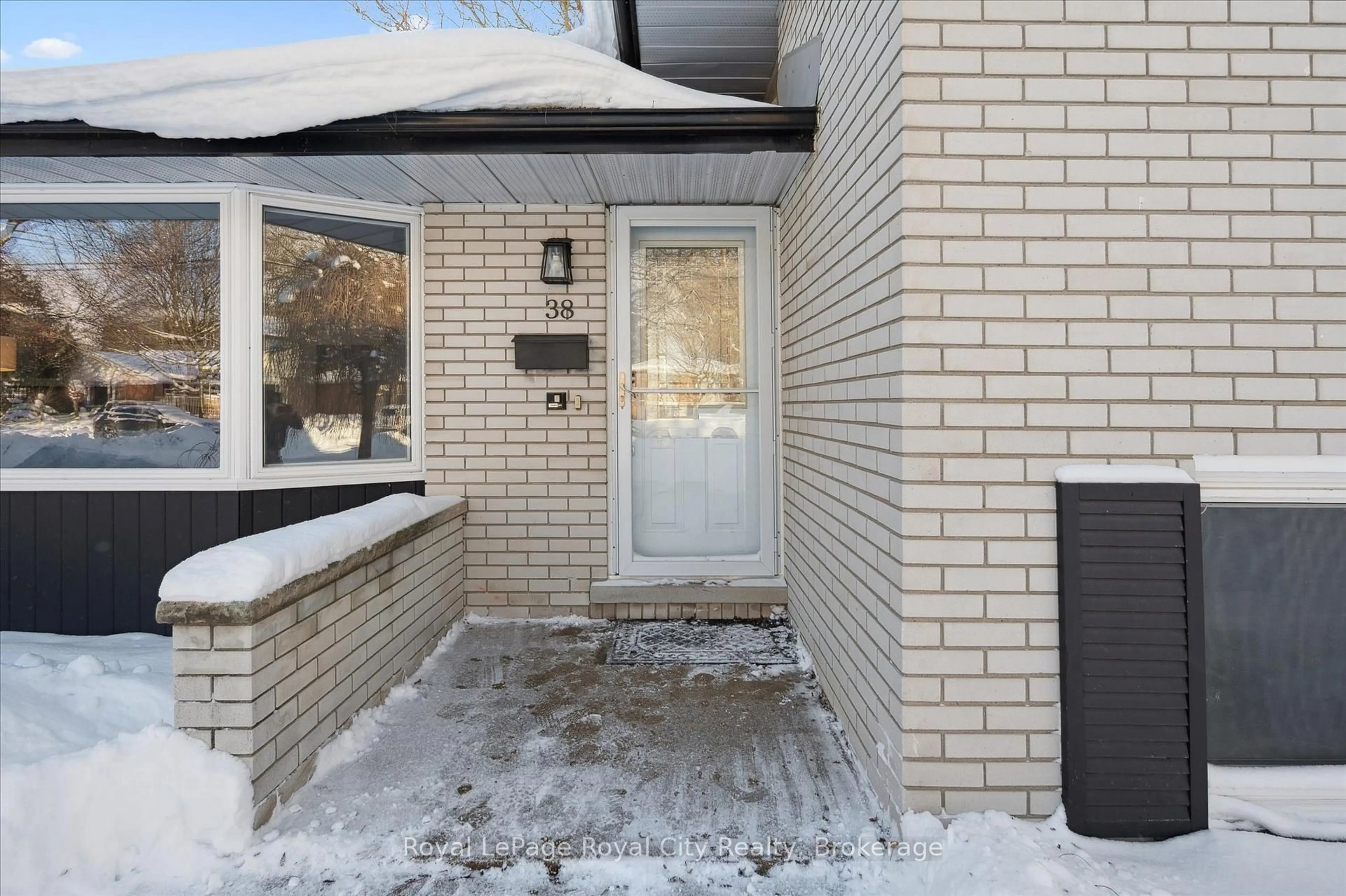 Unknown for 38 Brentwood Dr, Guelph Ontario N1H 5M7