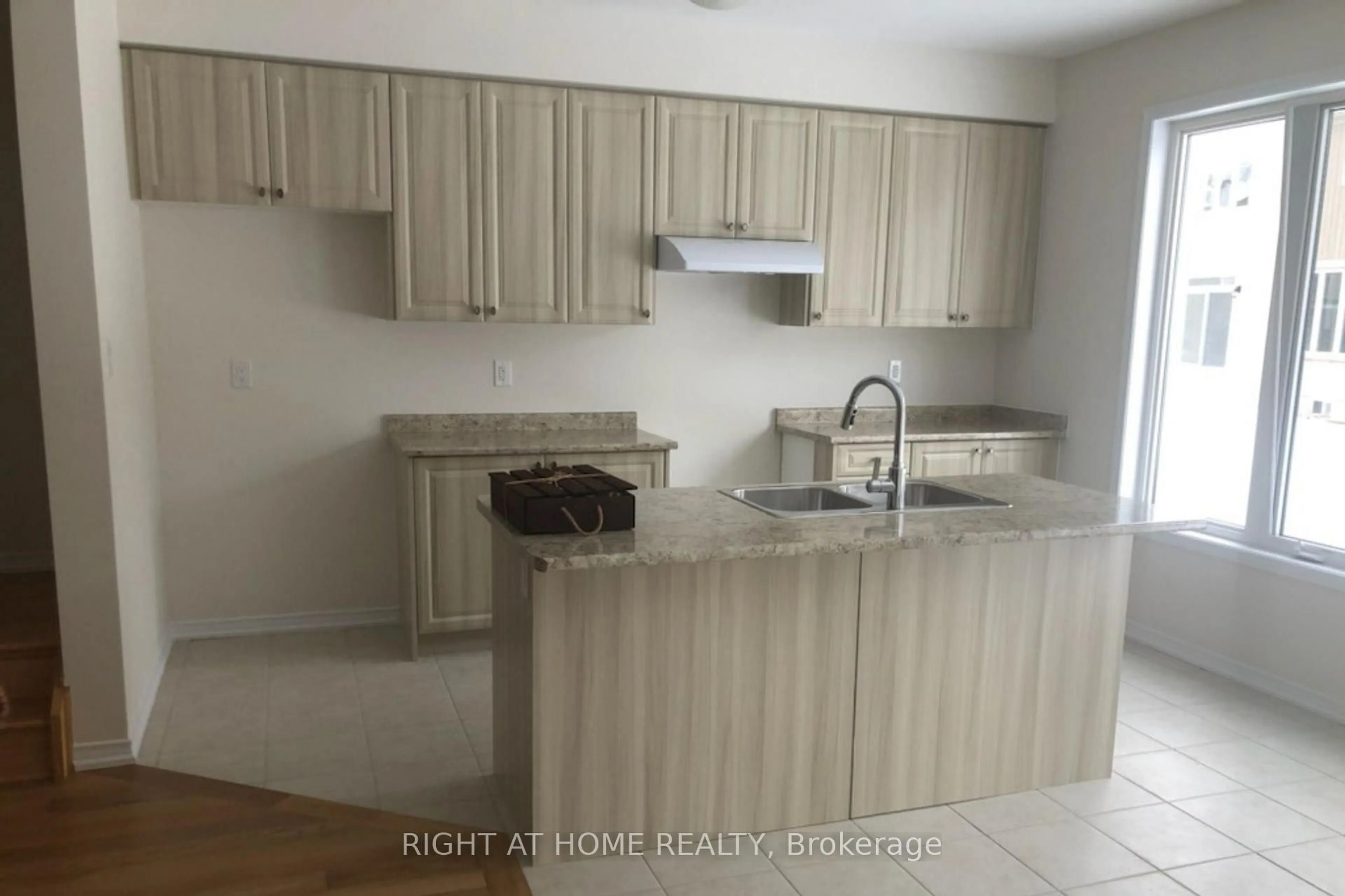 Standard kitchen, unknown for 7807 Longhouse Lane, Niagara Falls Ontario L2H 3R7