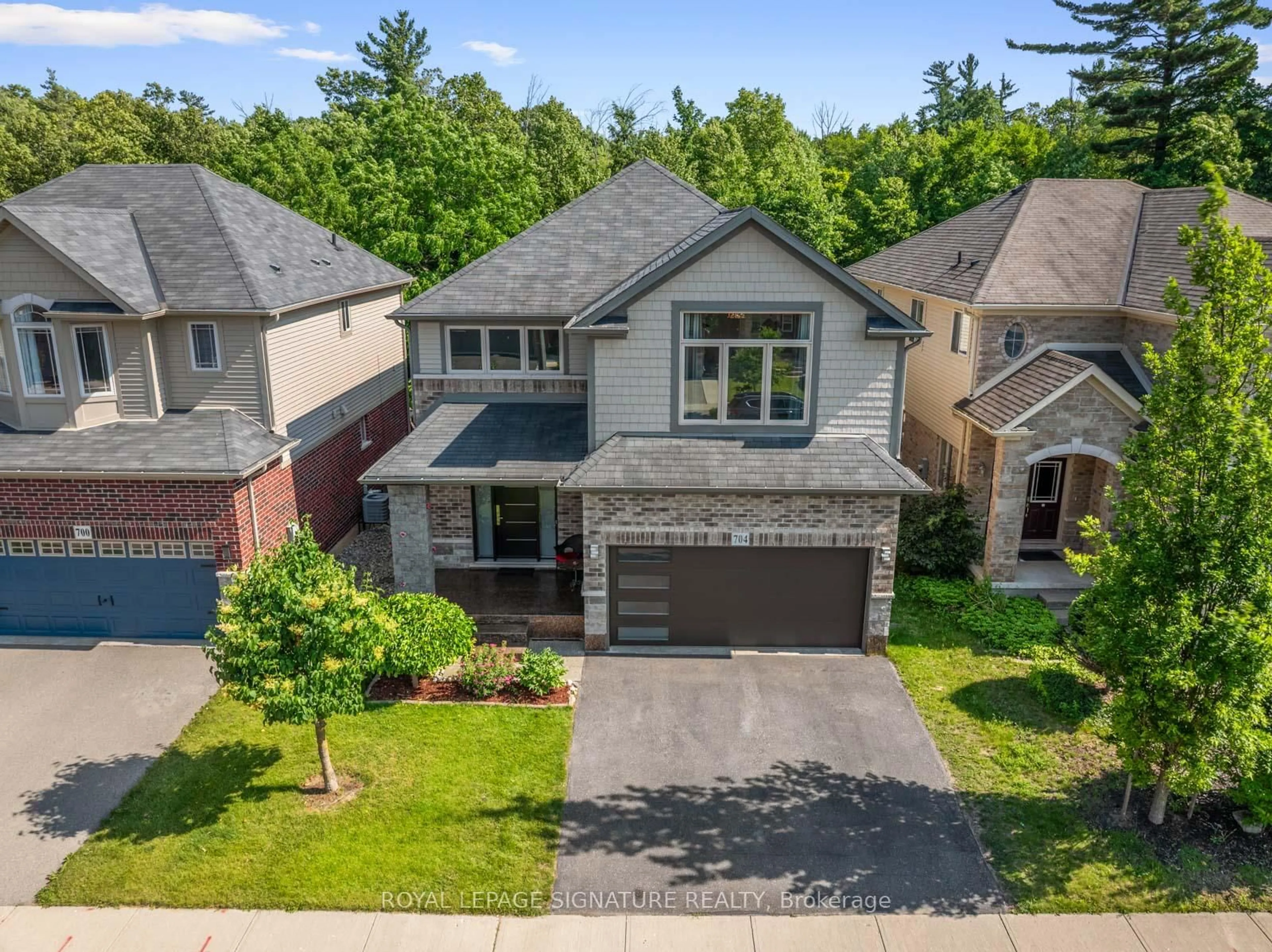 A pic from outside/outdoor area/front of a property/back of a property/a pic from drone, street for 704 Robert Ferrie Dr, Kitchener Ontario N2R 0B2