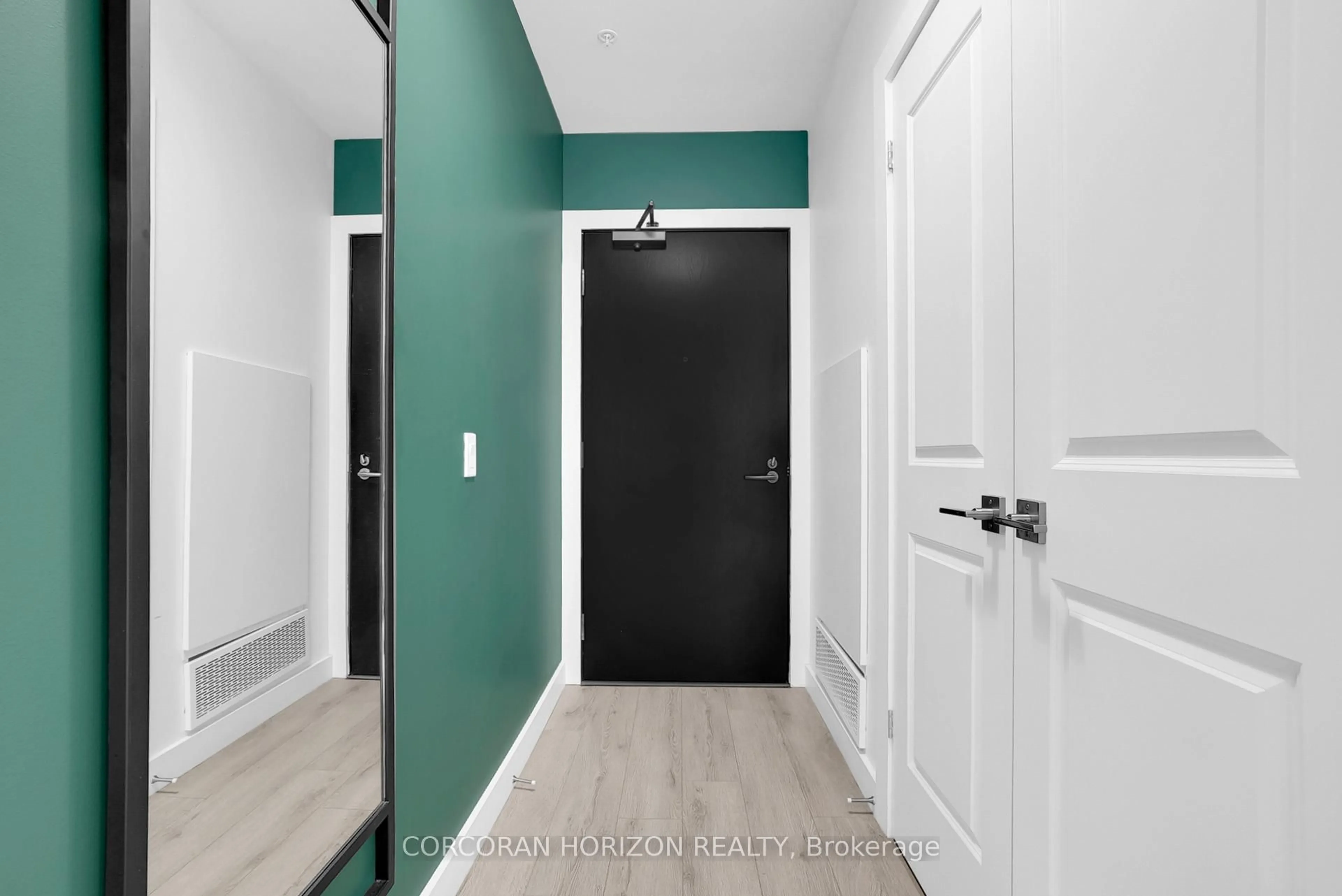 Indoor entryway for 15 Glebe St #605, Cambridge Ontario N1S 2L8