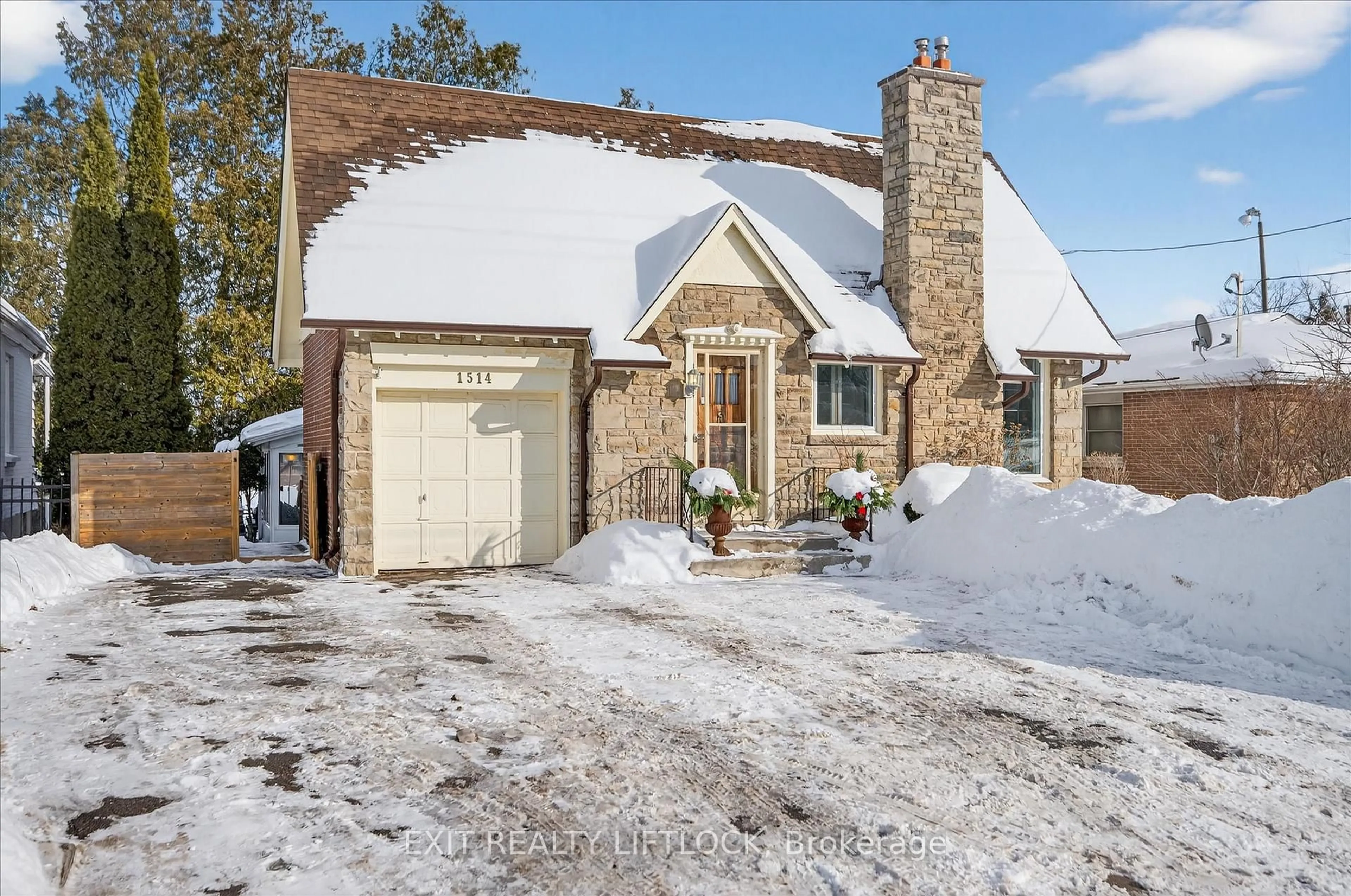 Home with brick exterior material, street for 1514 Monaghan Rd, Peterborough Ontario K9J 5N4