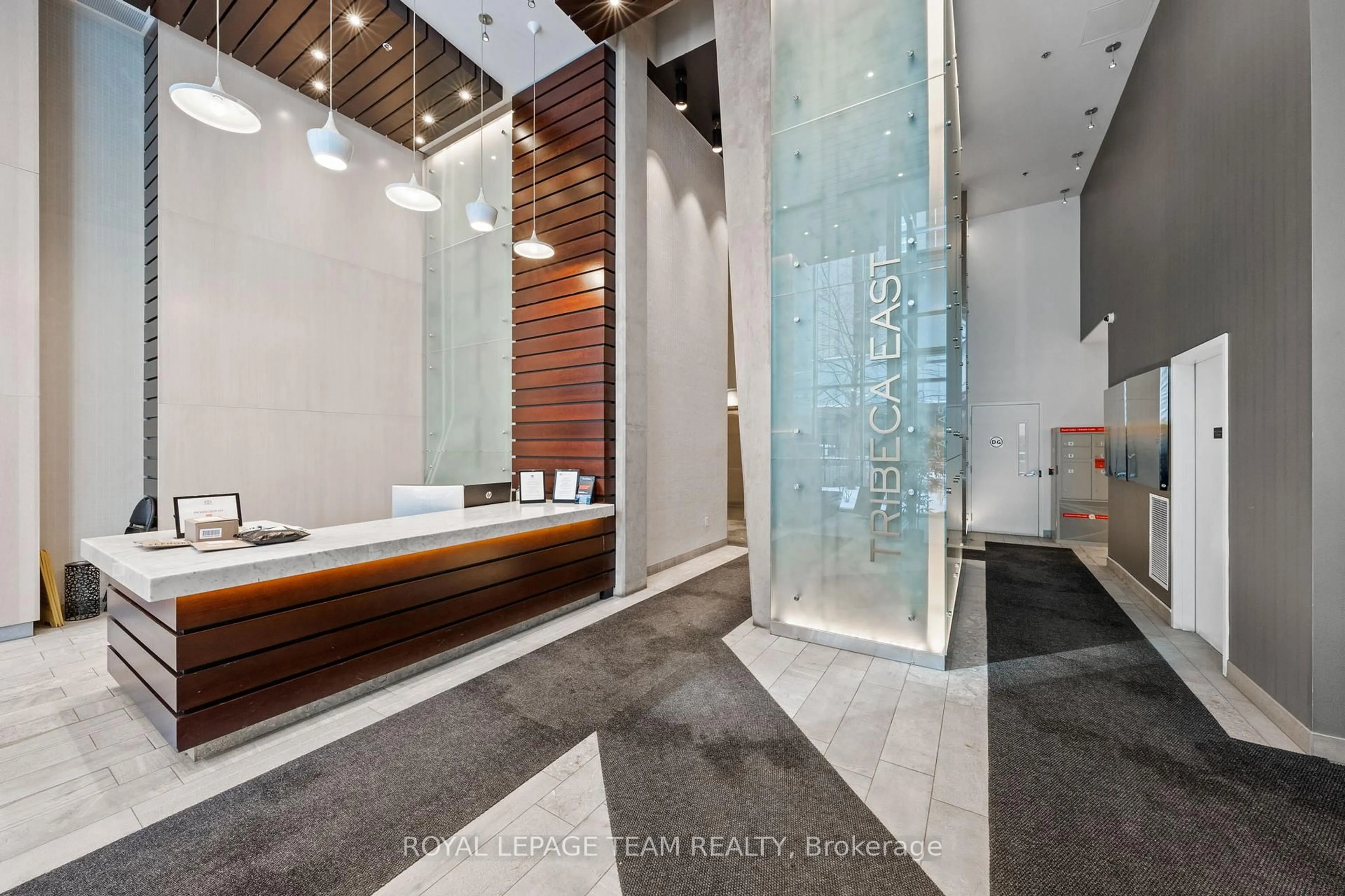 Contemporary bathroom, ceramic/tile floor for 40 Nepean St #907, Ottawa Ontario K2P 0X5