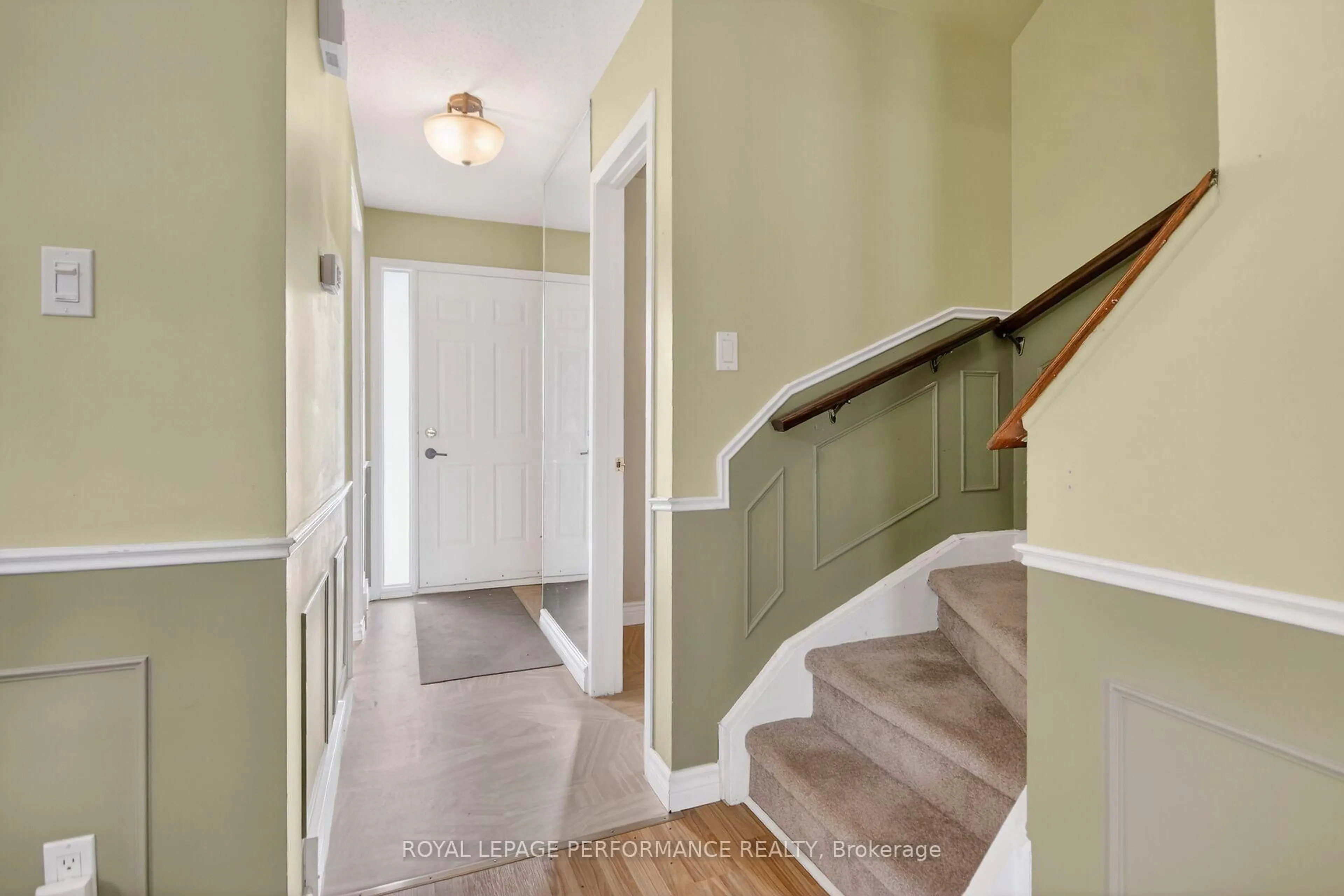 Indoor entryway for 10C Fieldgate Dr, Ottawa Ontario K2J 1L5