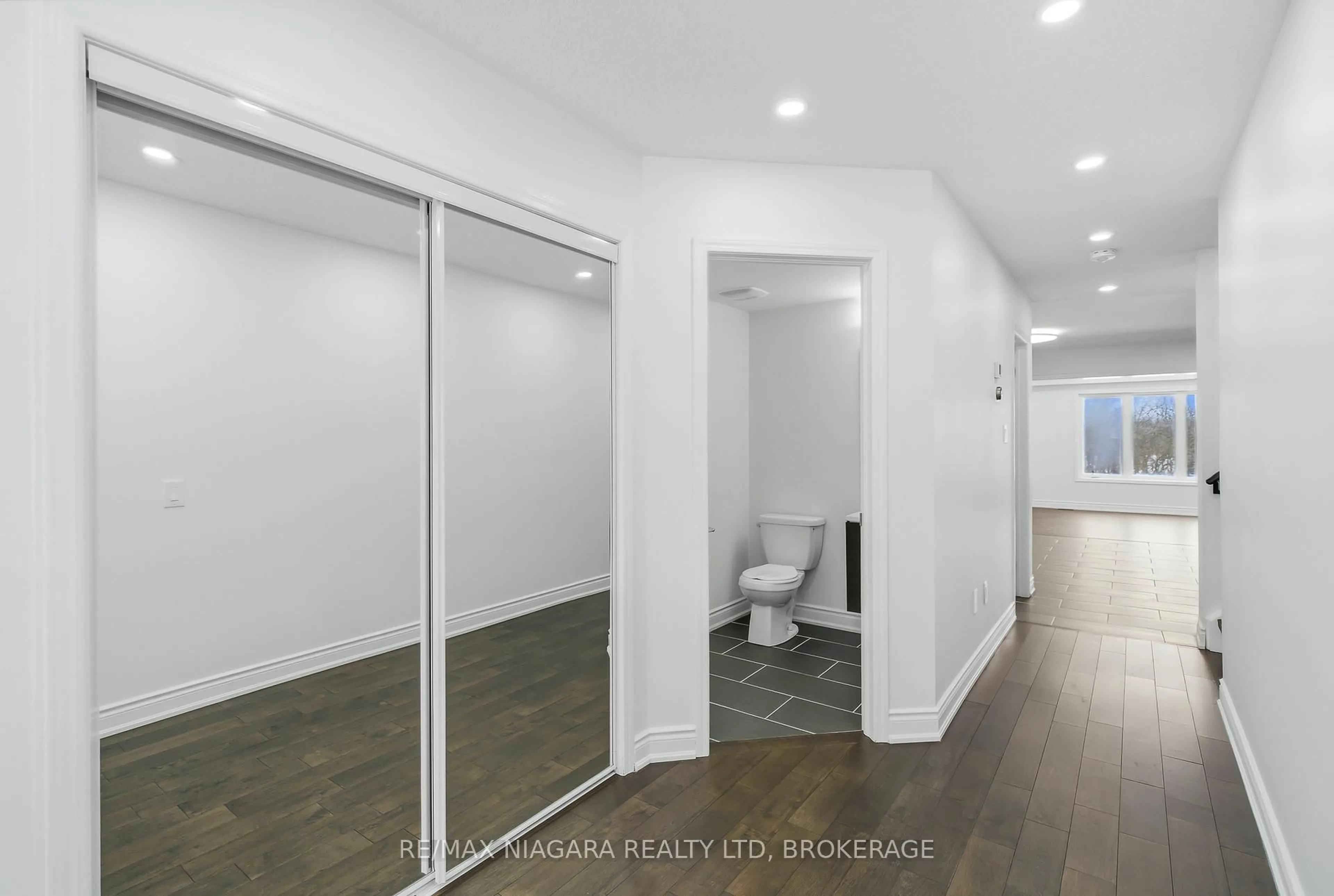 Unknown for 8139 Buckeye Cres, Niagara Falls Ontario L2H 2Y6