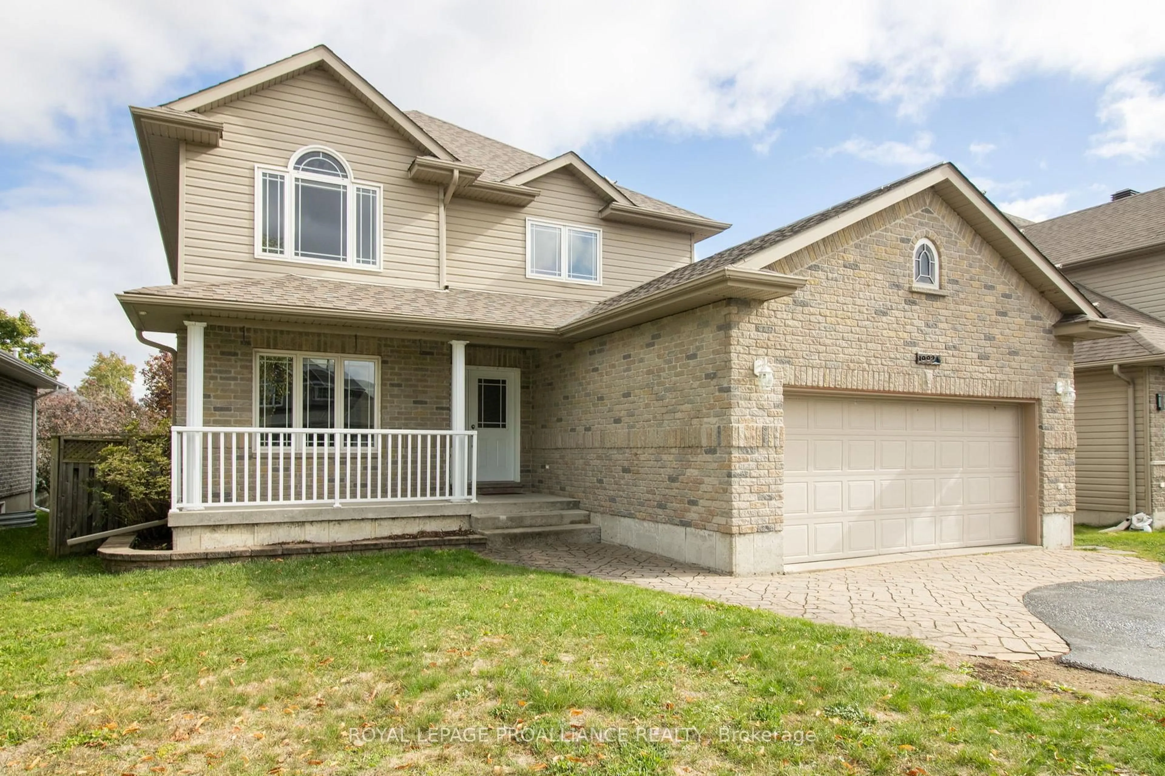 Home with brick exterior material, street for 1009 Crestwood Dr, Brockville Ontario K6V 7N1
