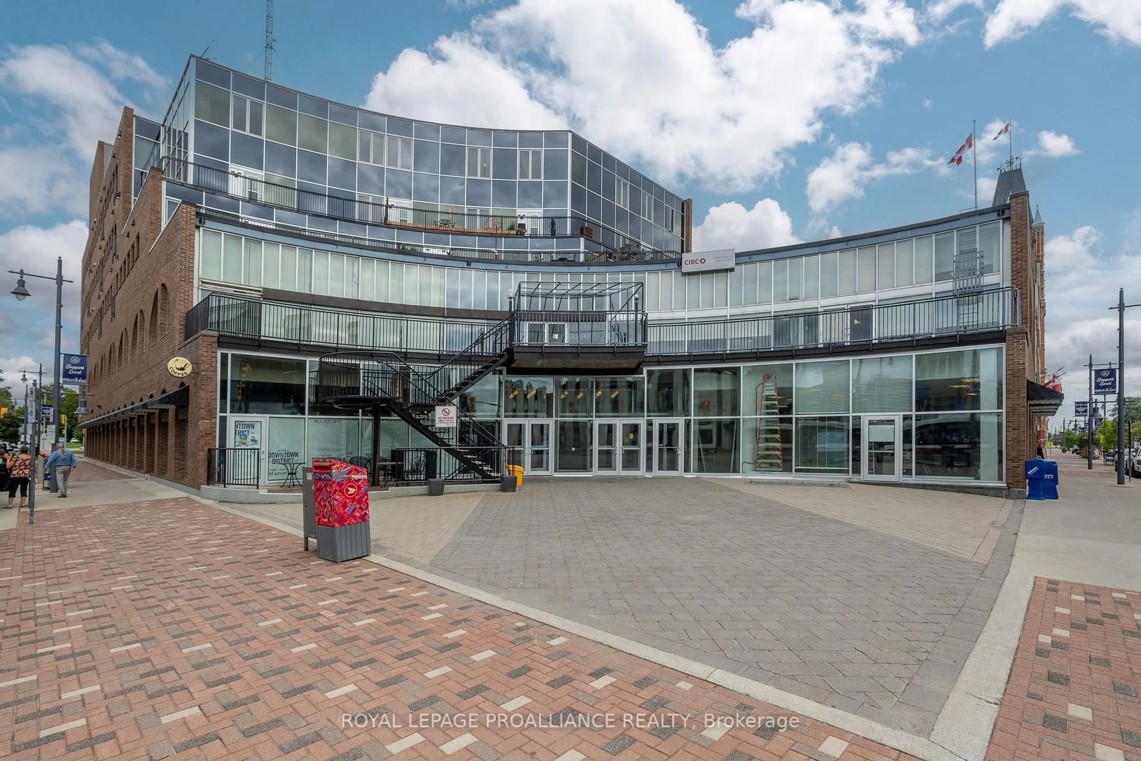 Indoor foyer for 199 Front St #405, Belleville Ontario K8N 5H5