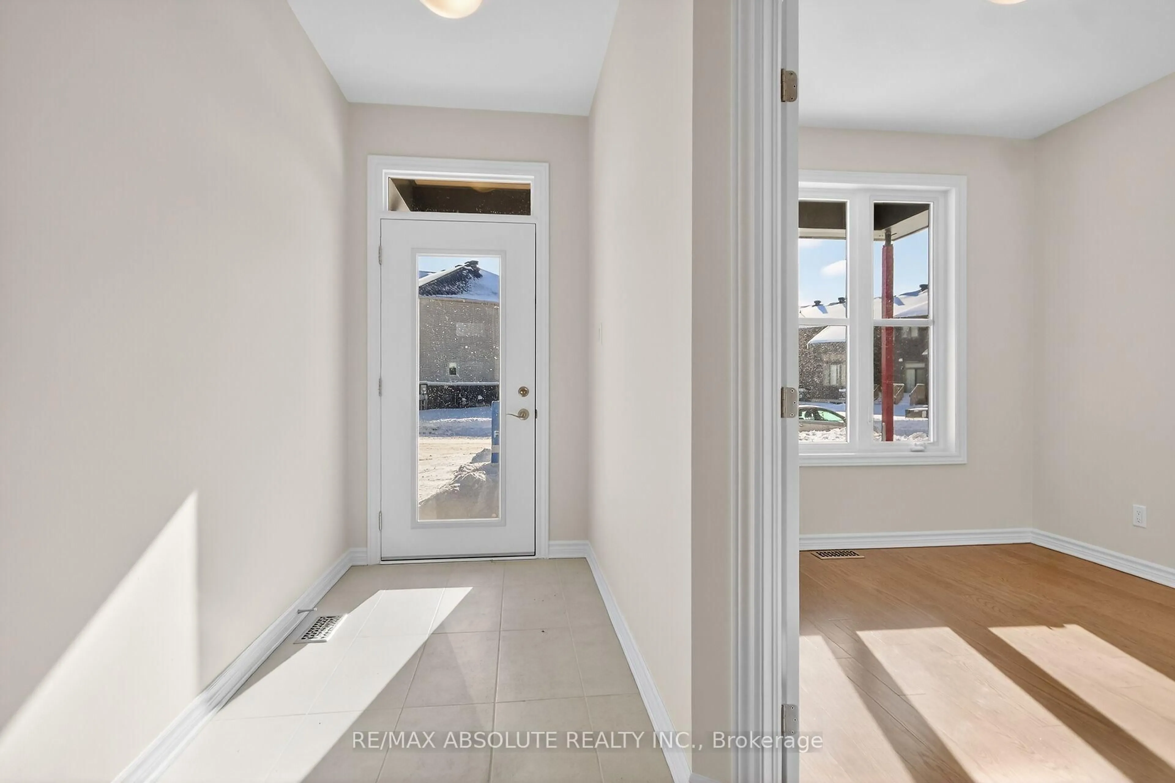 Indoor entryway for 654 Fisher St, North Grenville Ontario K0G 1J0