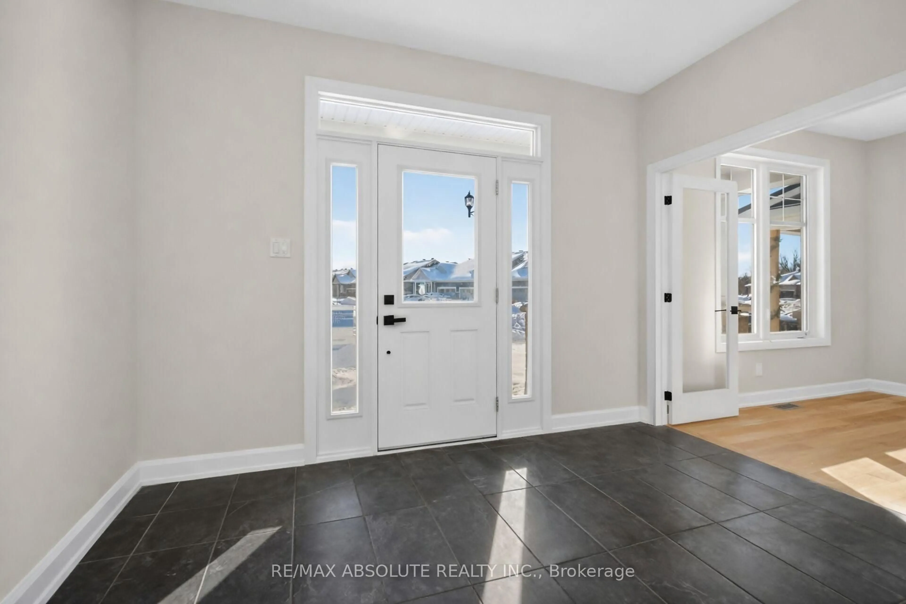 Indoor entryway for 662 Fisher St, North Grenville Ontario K0G 1J0