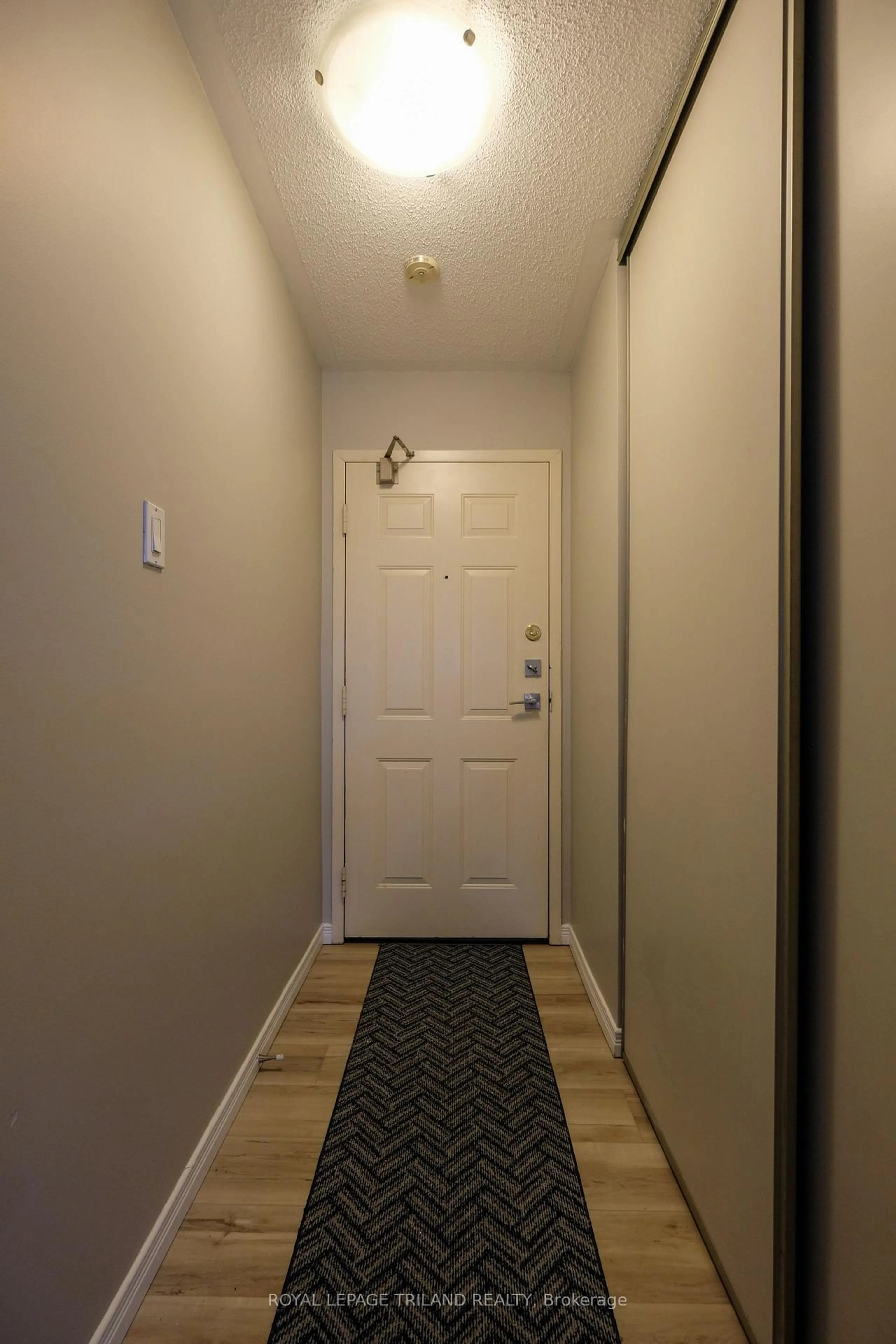 Indoor entryway for 650 Cheapside St #605, London East Ontario N5Y 5J8