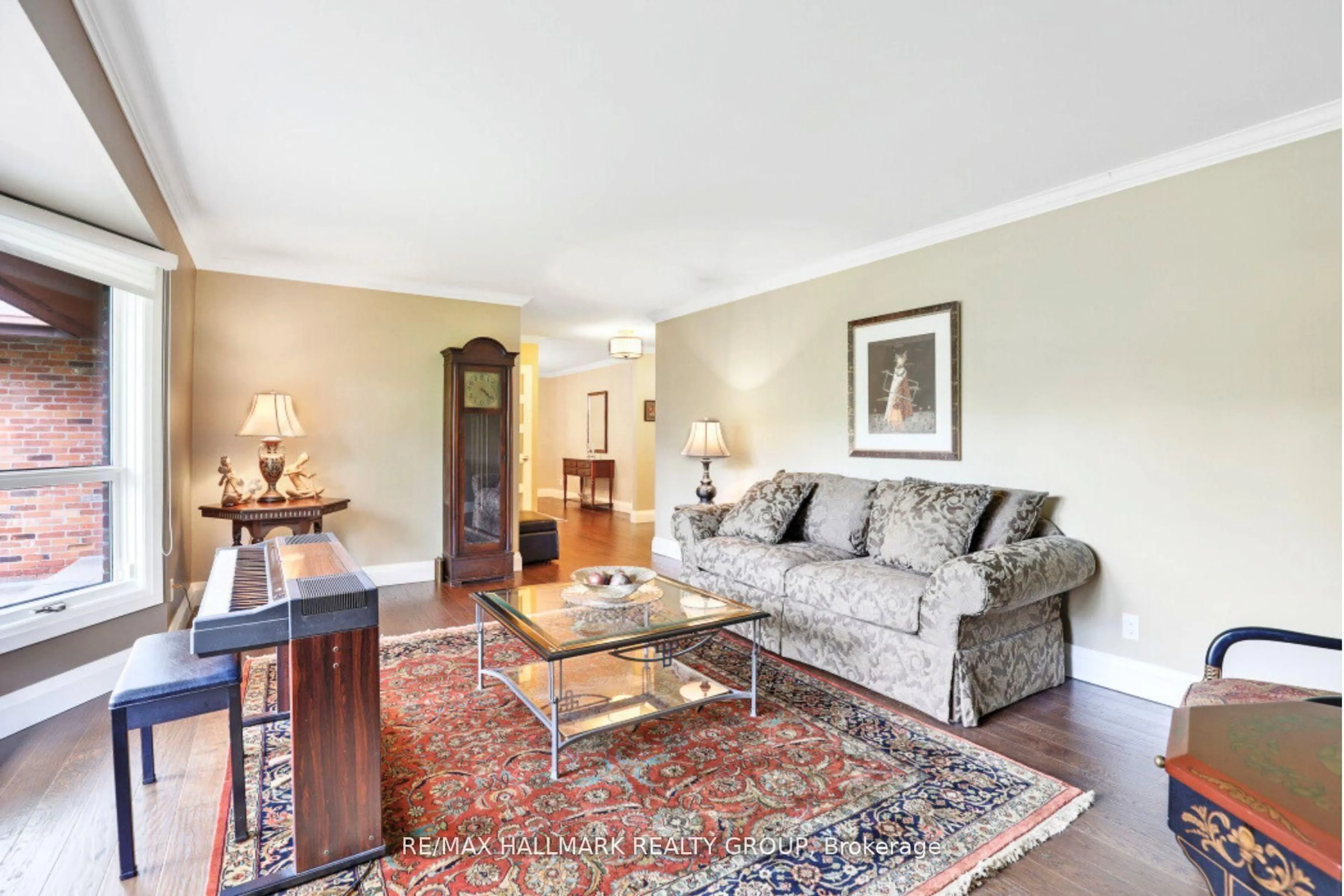 Living room with furniture, unknown for 4788 MASSEY Lane, Ottawa Ontario K1J 8W9