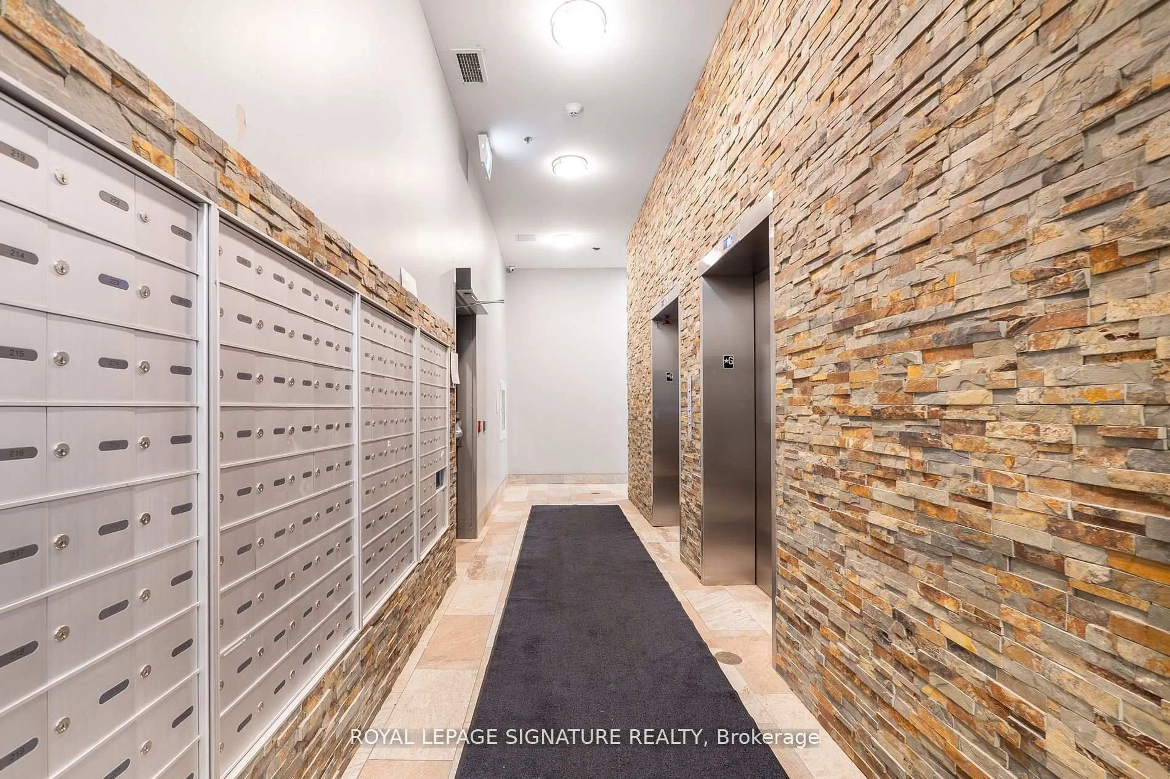 Indoor foyer for 308 Lester St #406, Waterloo Ontario N2L 0H9