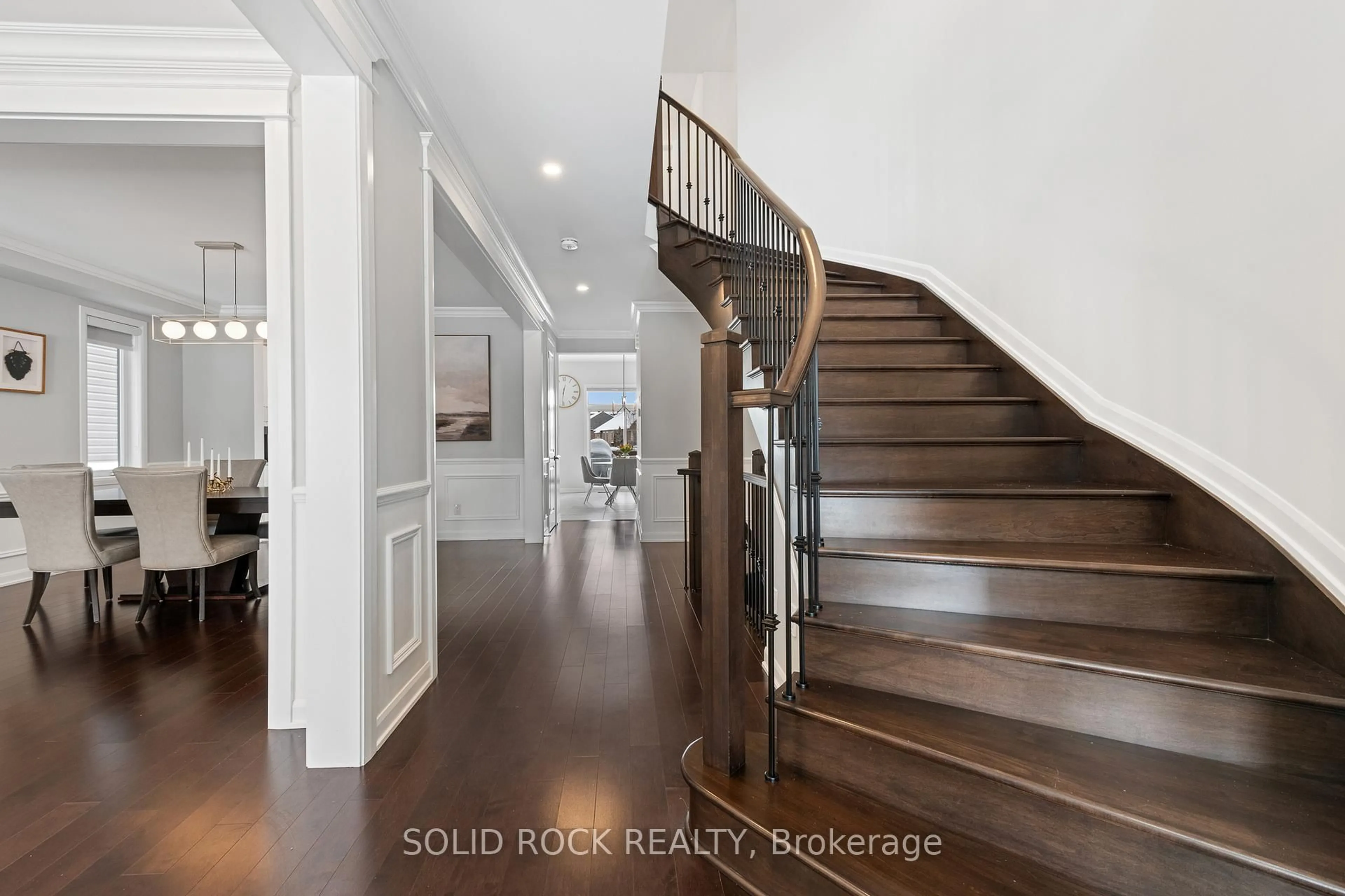 Indoor entryway for 42 Conch Way, Manotick Ontario K4M 0M4