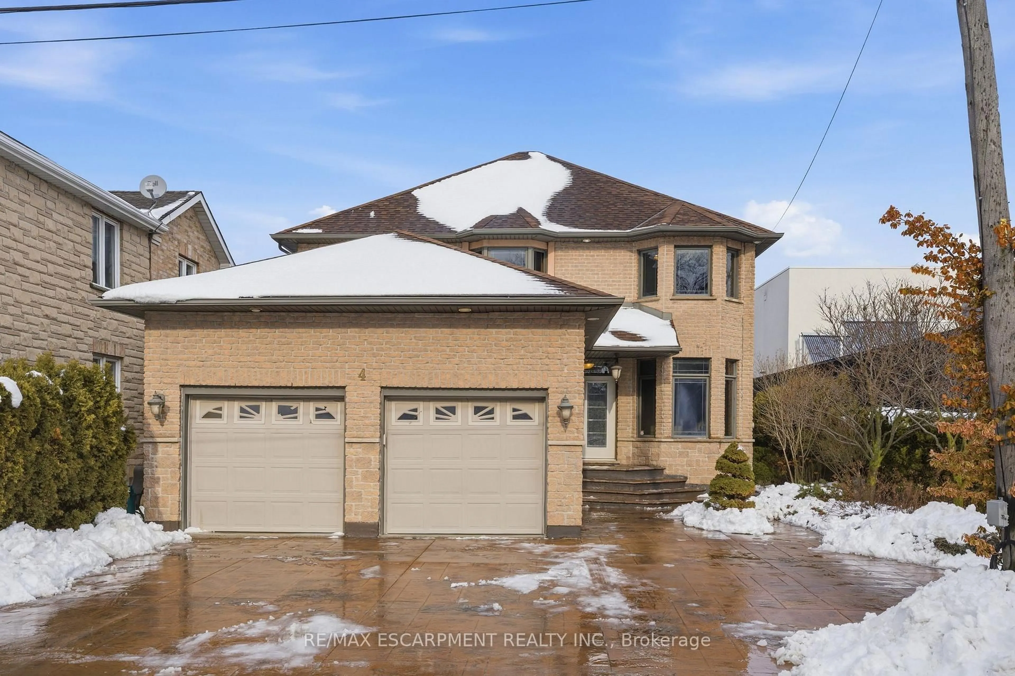 Home with brick exterior material, street for 4 Lakeside Dr, Hamilton Ontario L8E 5C1
