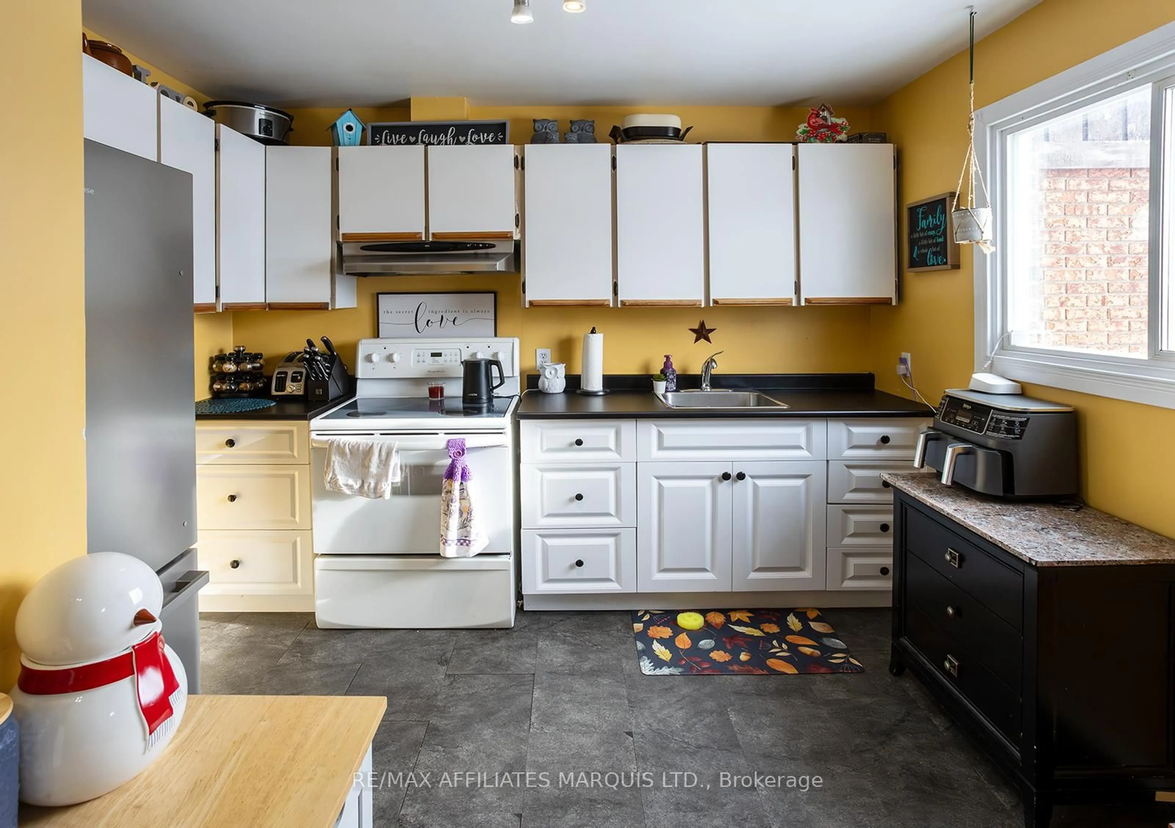 Standard kitchen, unknown for 52 Carraway Cres, South Dundas Ontario K0C 1X0