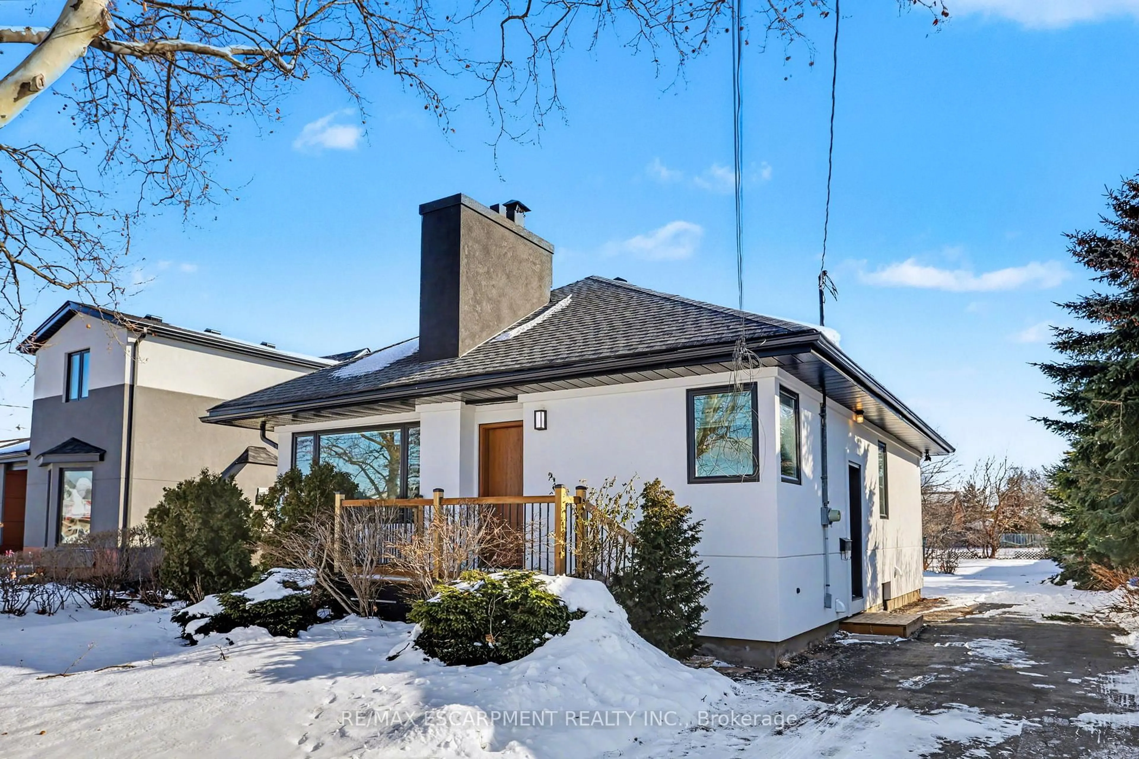 Home with brick exterior material, street for 10 Norwich Rd, Hamilton Ontario L8E 1Z6