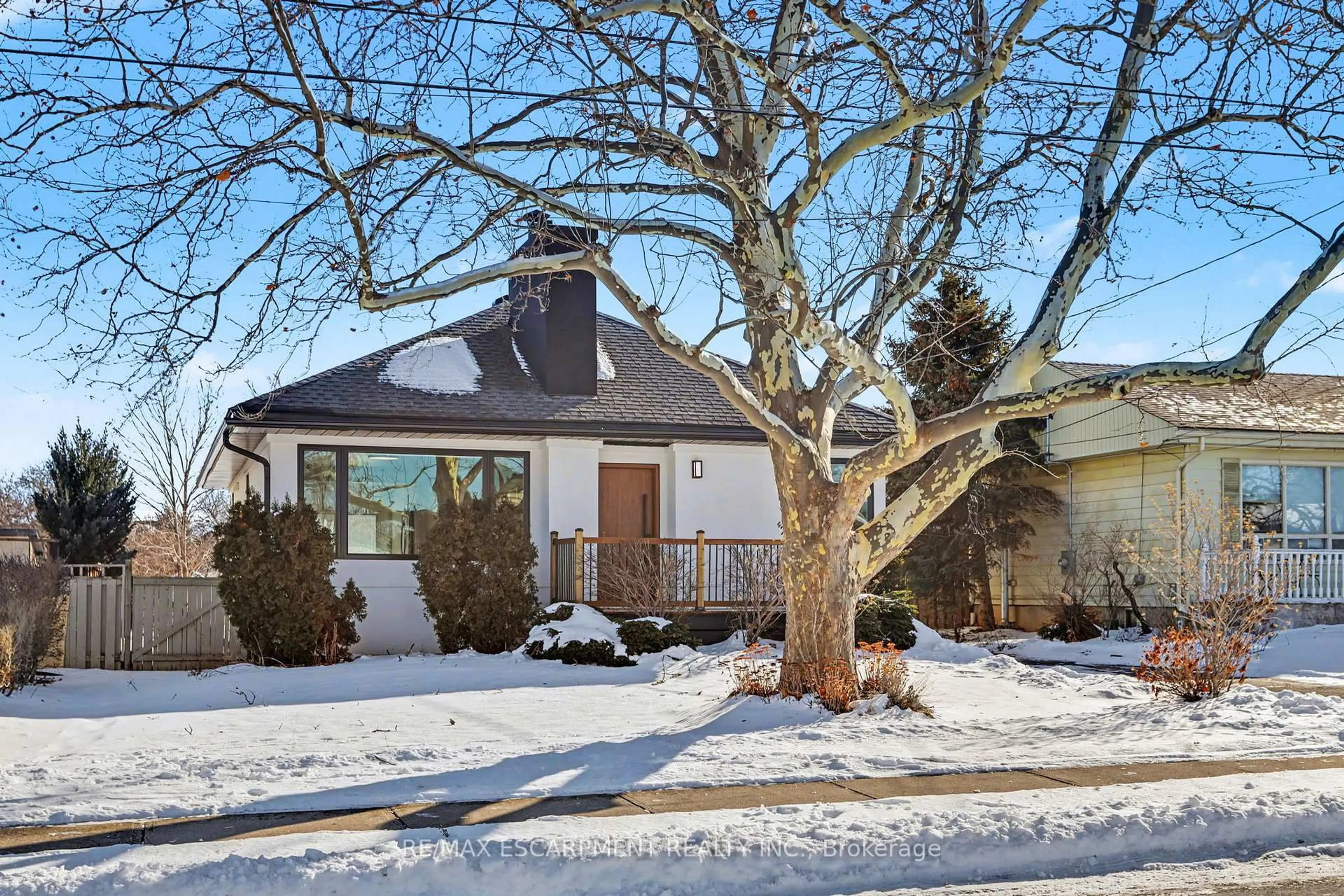 Home with brick exterior material, street for 10 Norwich Rd, Hamilton Ontario L8E 1Z6