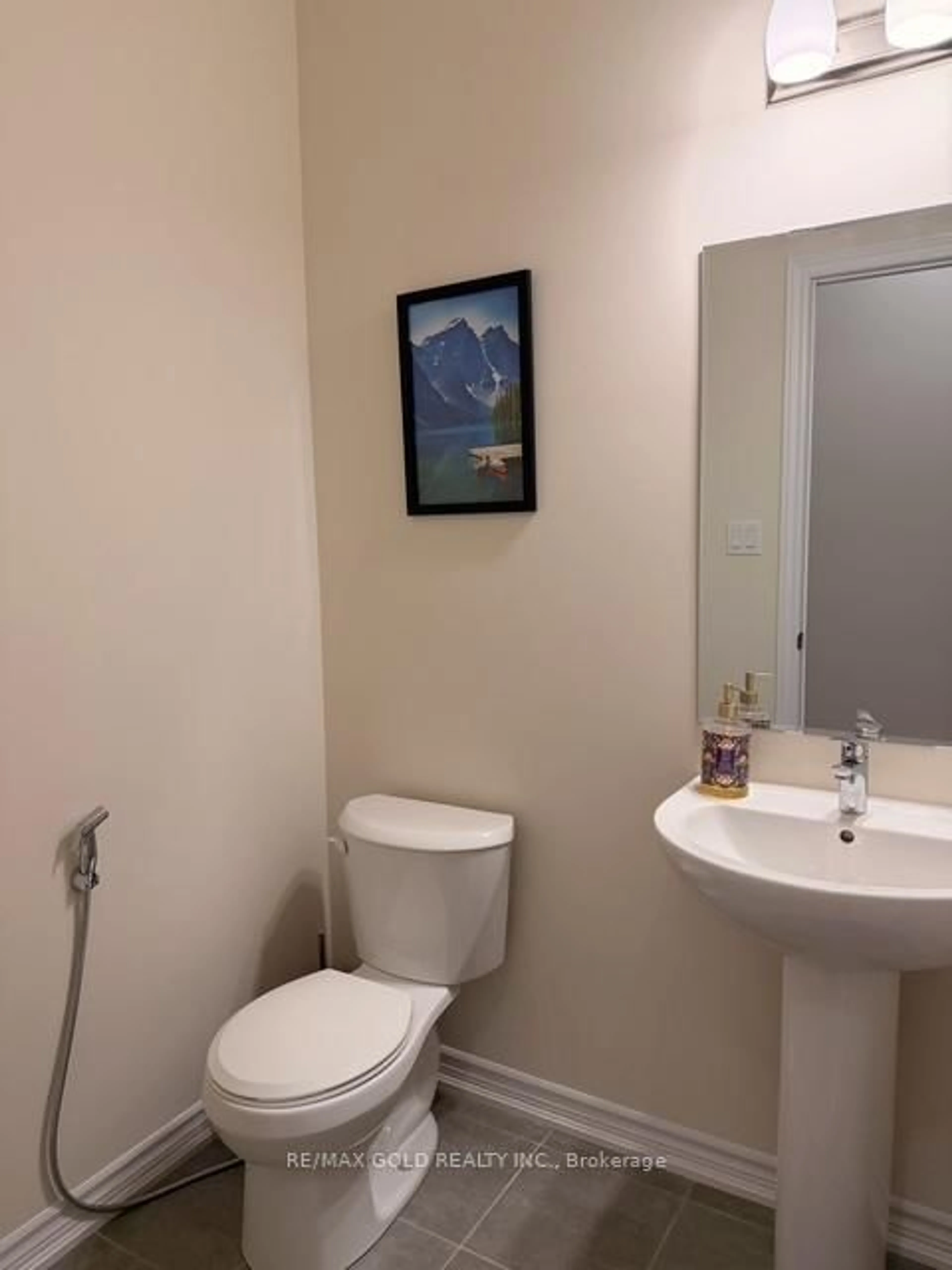 A pic of a room for 86 Molozzi St, Erin Ontario N0B 1T0