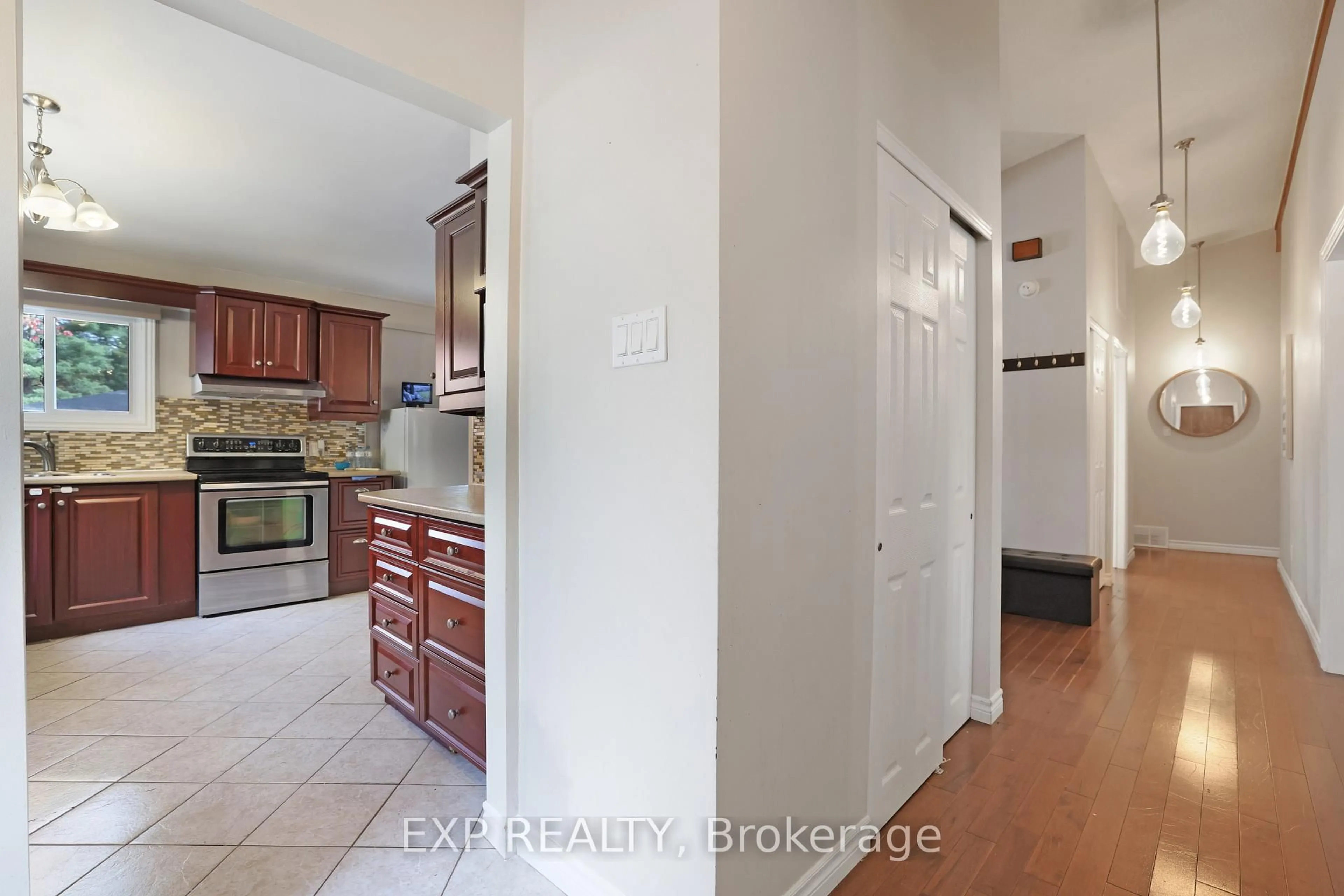 Standard kitchen, unknown for 136 Resthaven Ave, Ottawa Ontario K0A 3M0