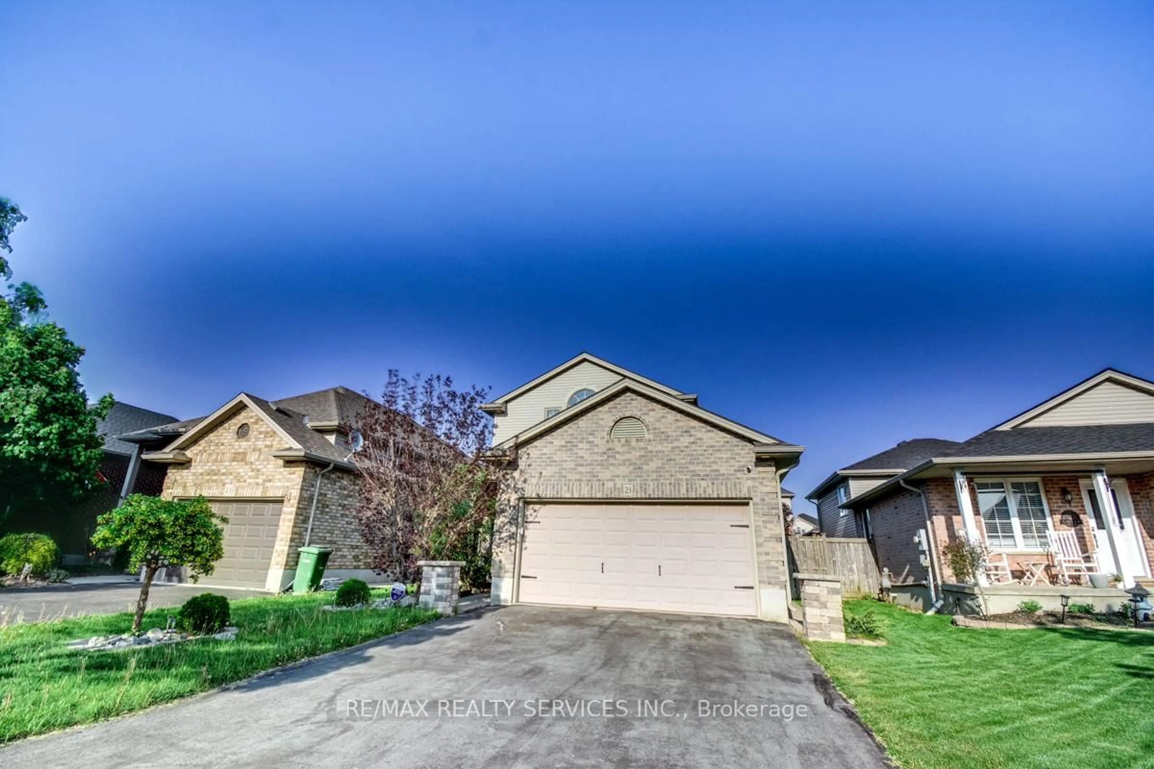 A pic from outside/outdoor area/front of a property/back of a property/a pic from drone, street for 21 FAITH Blvd, St. Thomas Ontario N5R 6L3