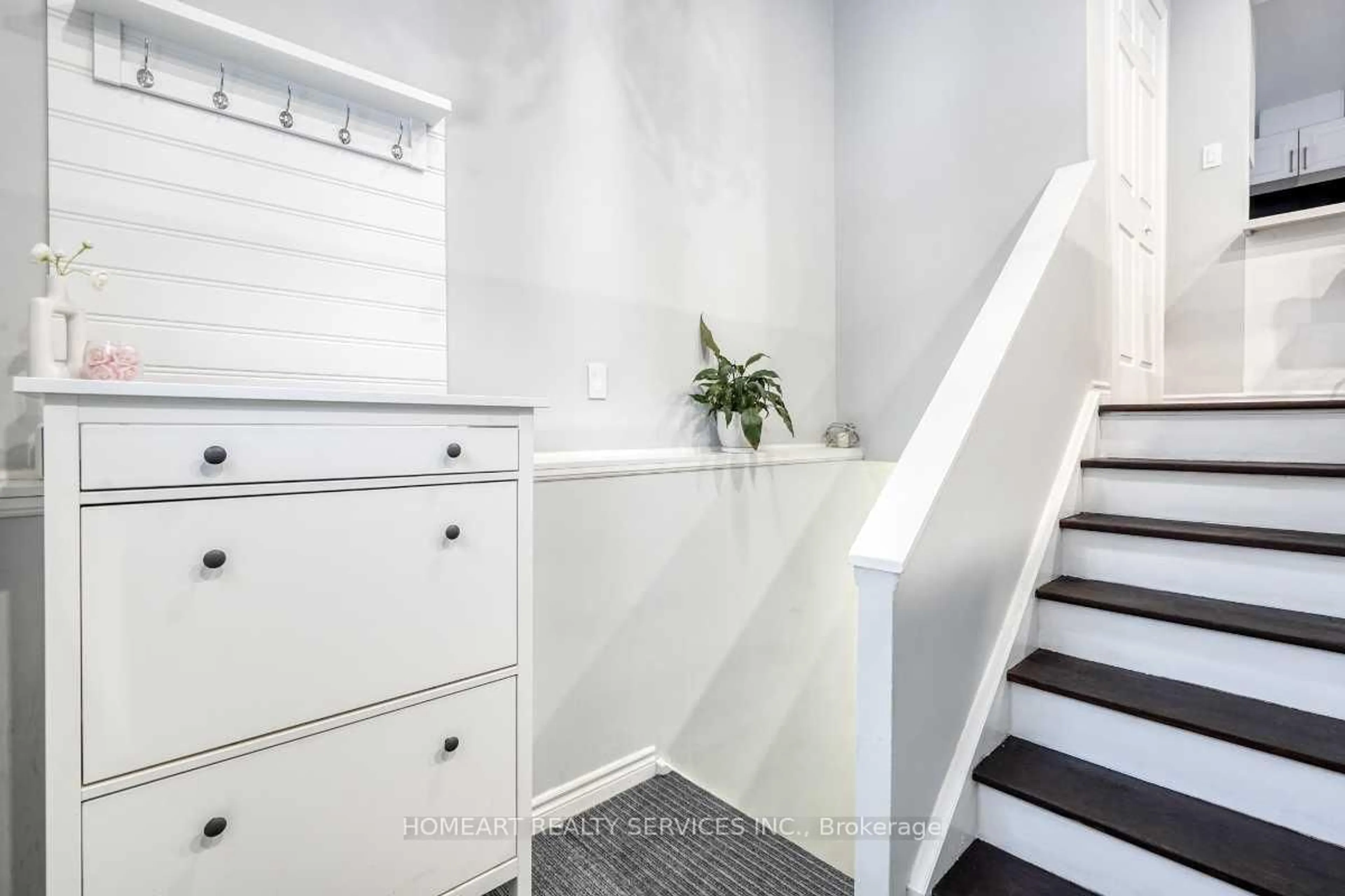 Unknown for 62 Kertland St, Centre Wellington Ontario N0B 1S0