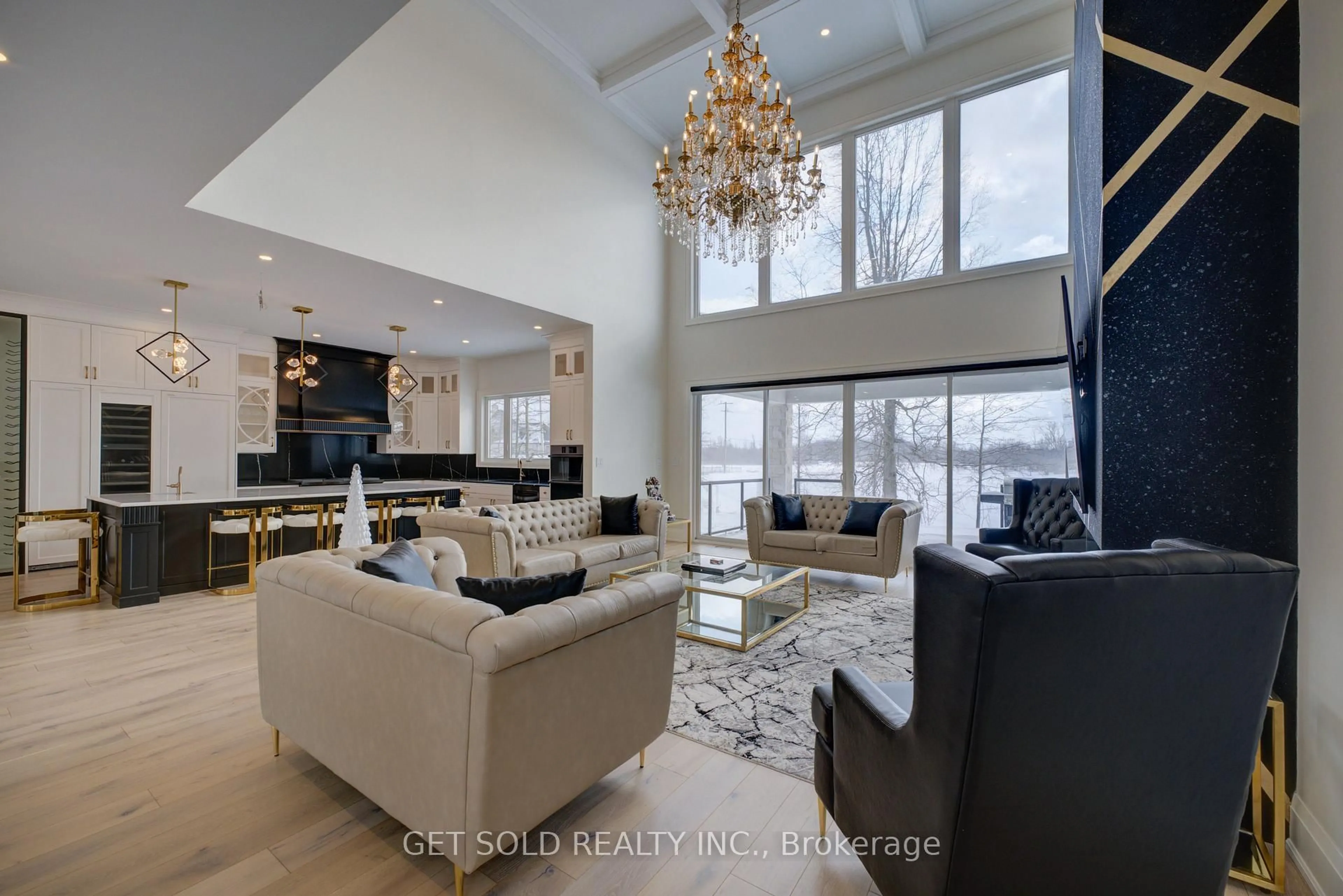 Living room with furniture, unknown for 3465 NIAGARA RIVER Pkwy, Fort Erie Ontario L0S 1S0