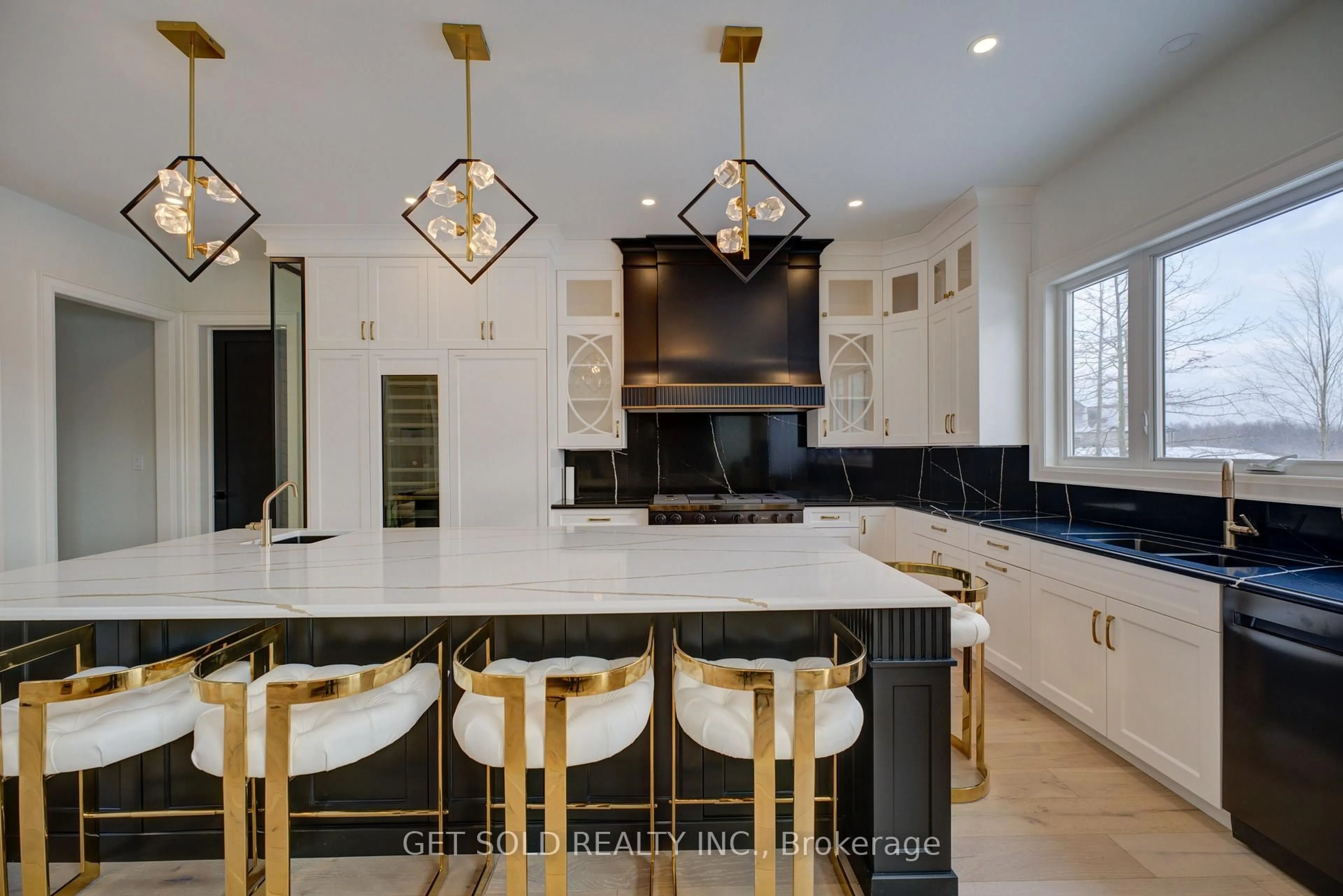 Contemporary kitchen, ceramic/tile floor for 3465 NIAGARA RIVER Pkwy, Fort Erie Ontario L0S 1S0