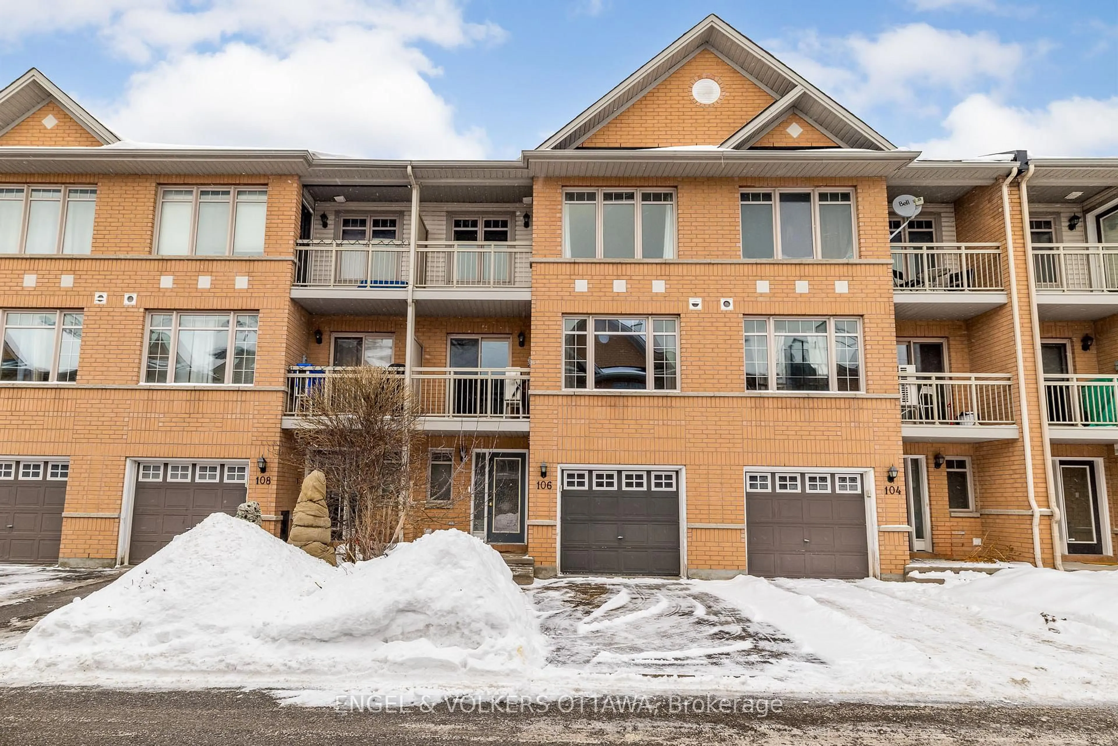 Unknown for 106 Quito Private, Ottawa Ontario K2E 0A9